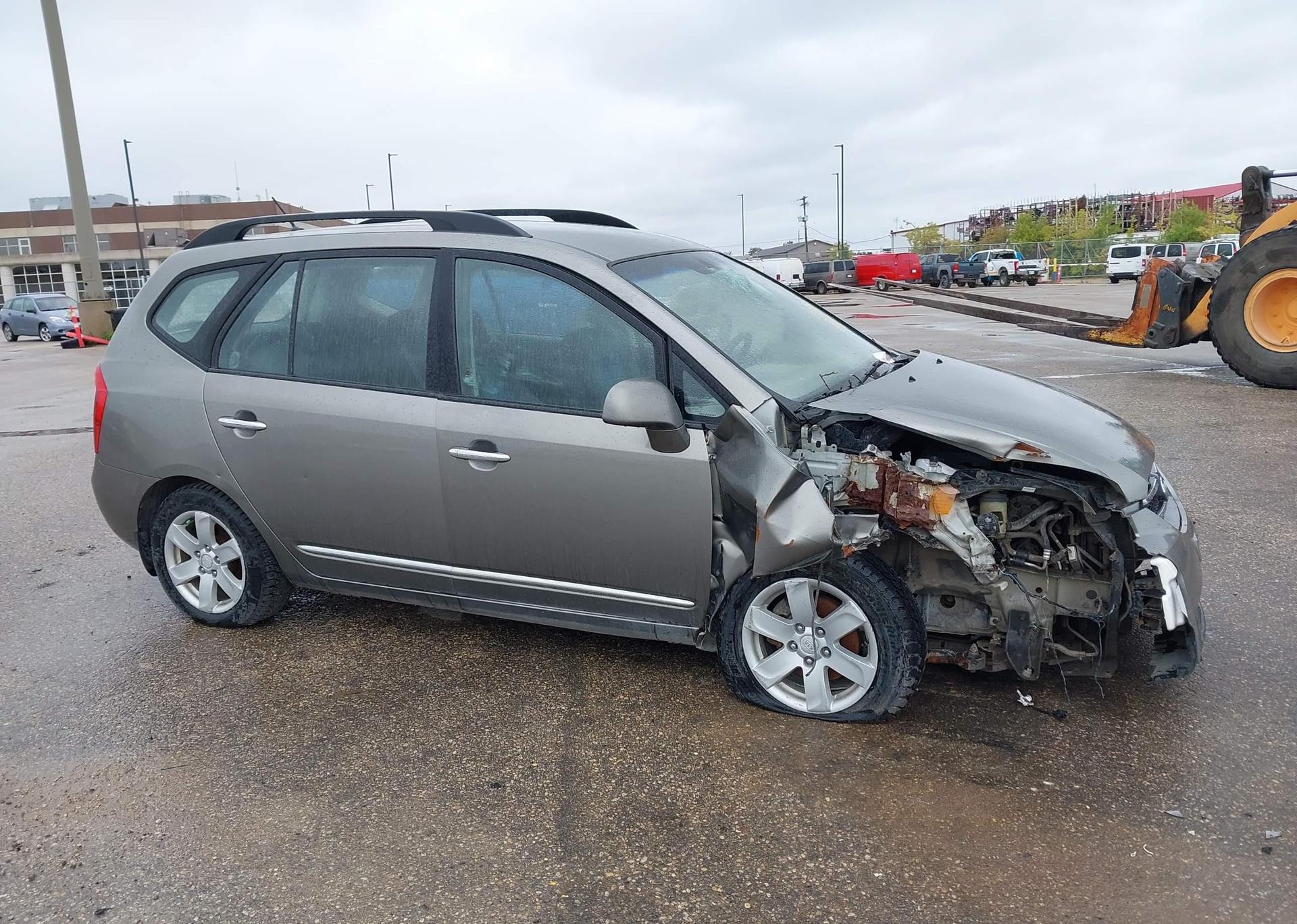 2010 KIA RONDO EX