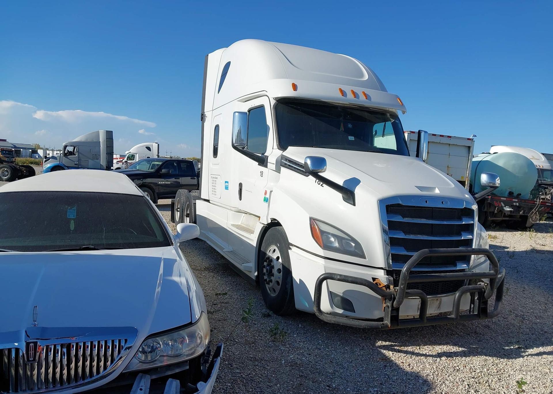 2019 FREIGHTLINER CASCADIA 126