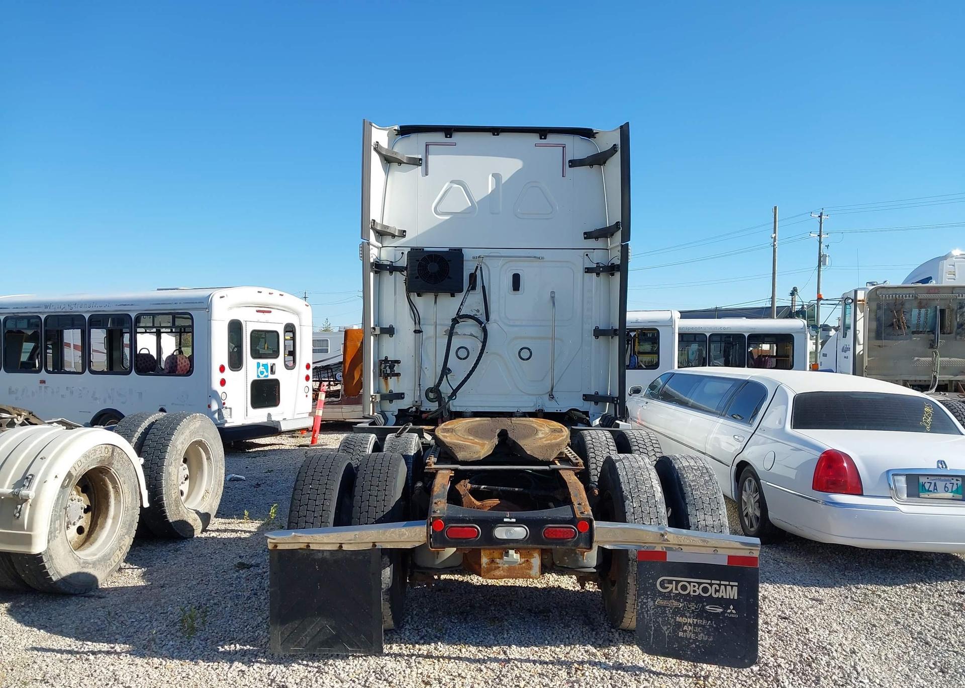 2019 FREIGHTLINER CASCADIA 126