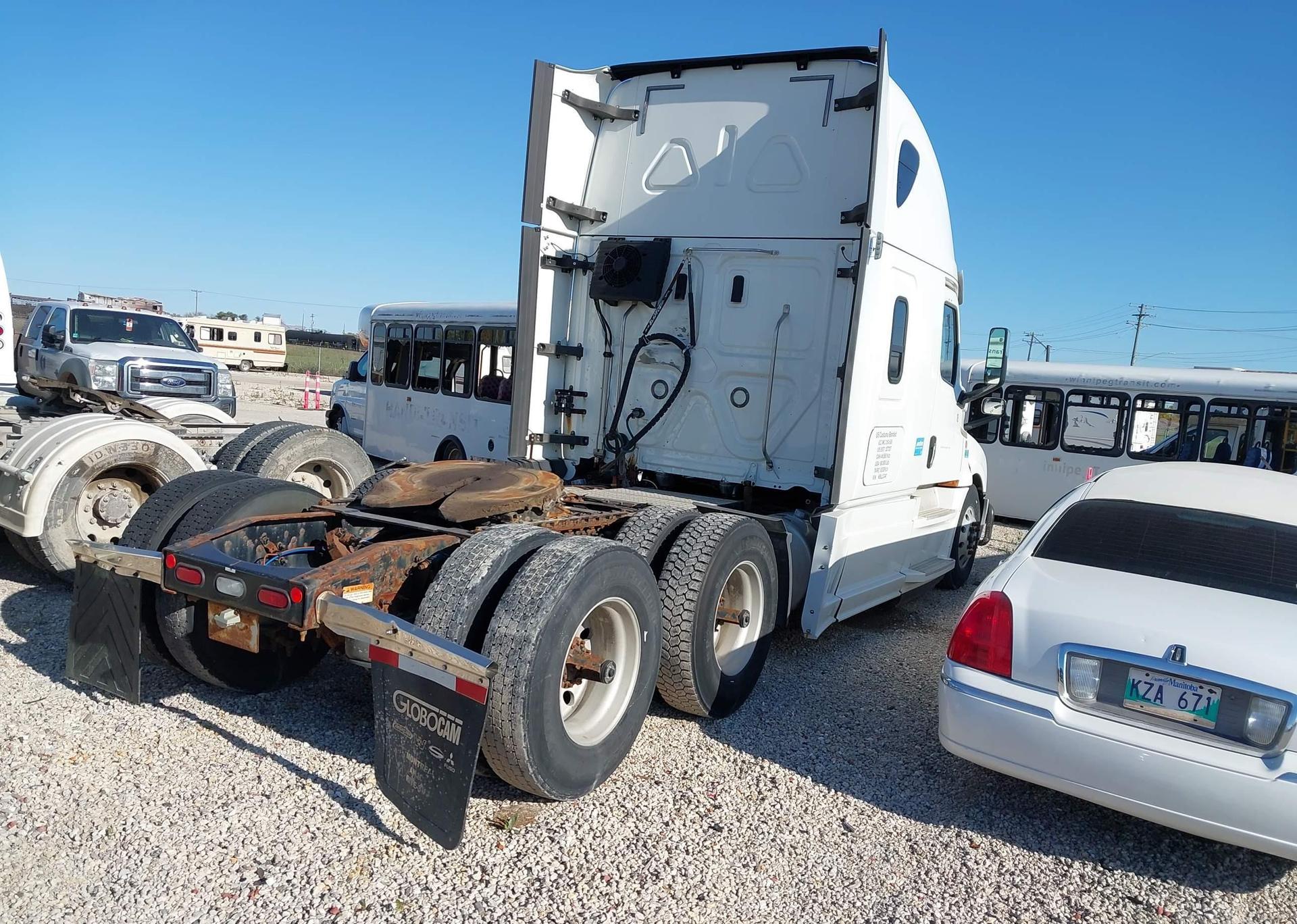 2019 FREIGHTLINER CASCADIA 126