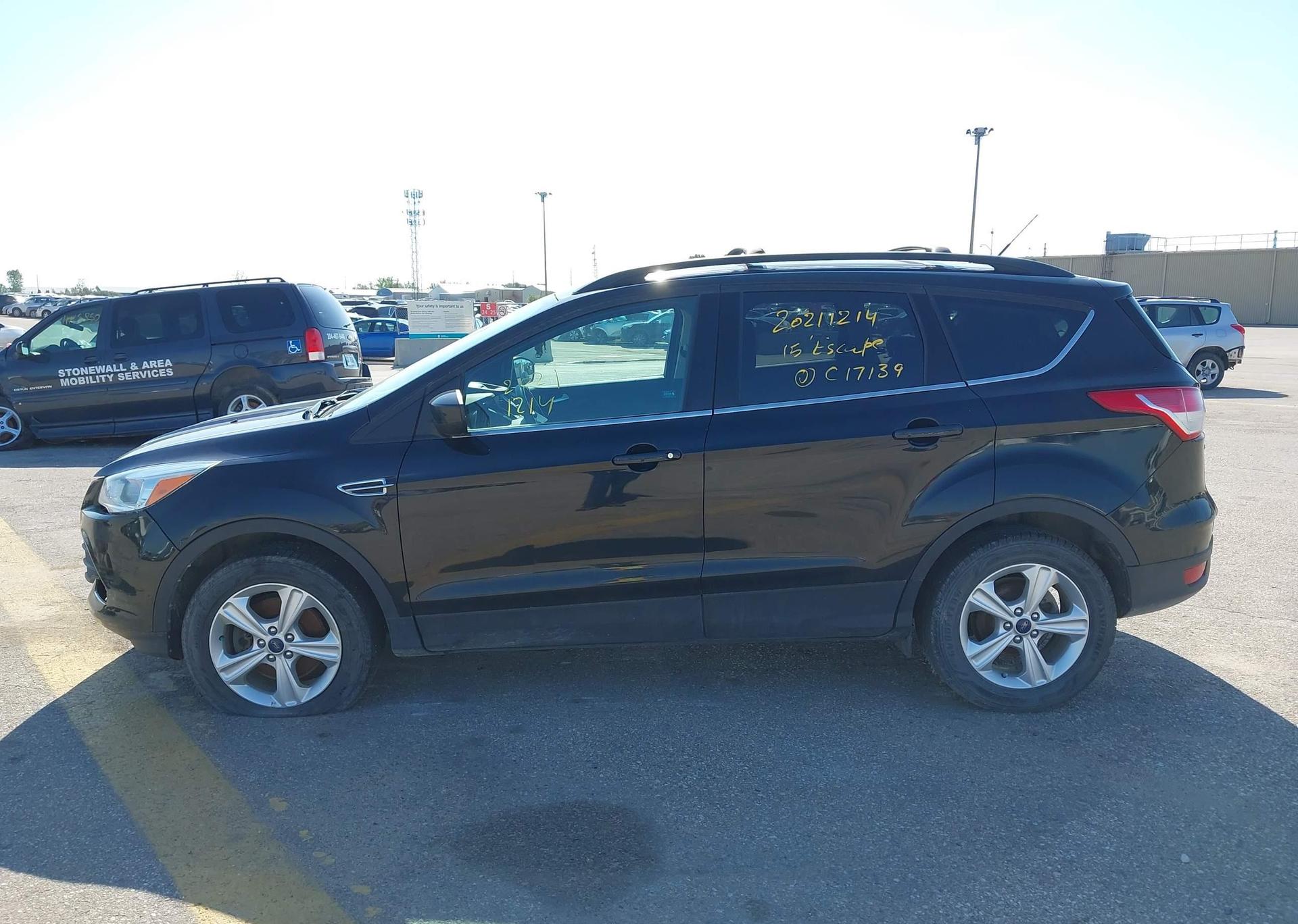 2015 FORD ESCAPE SE