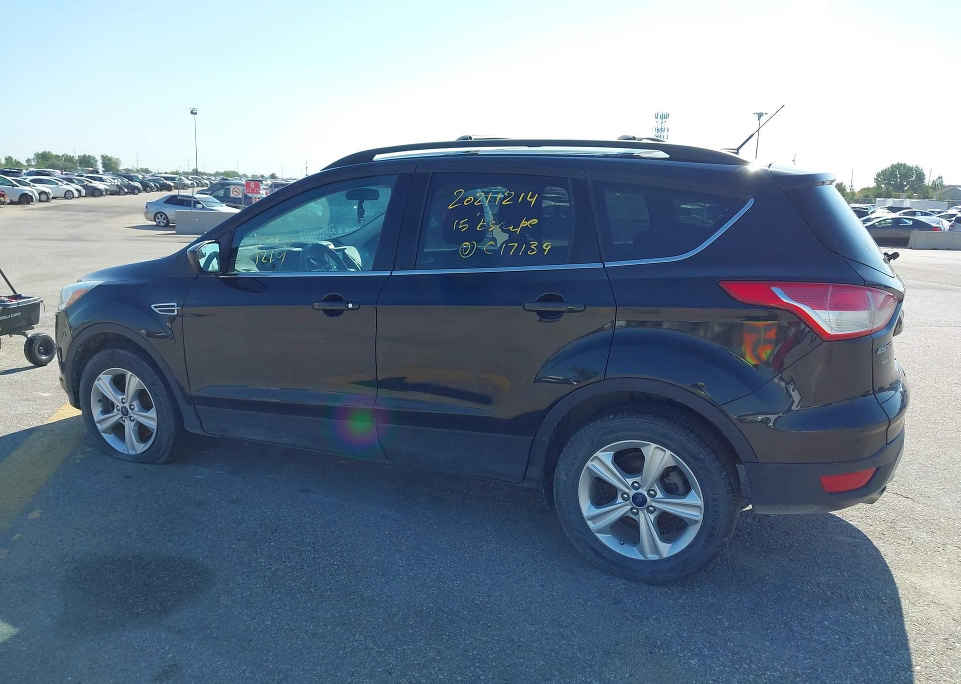 2015 FORD ESCAPE SE