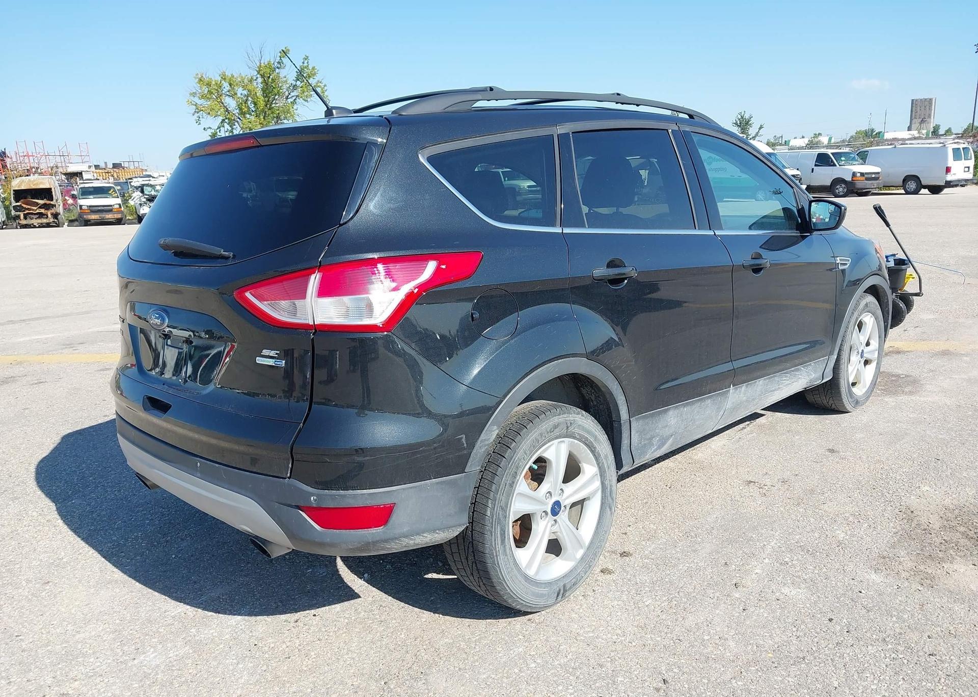 2015 FORD ESCAPE SE