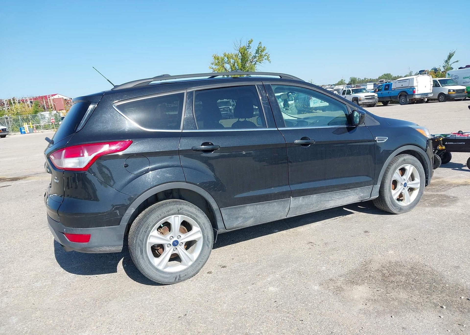 2015 FORD ESCAPE SE