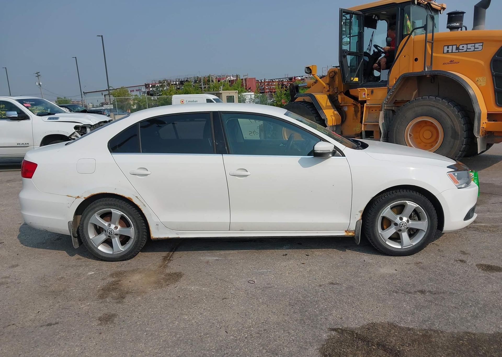 2011 VOLKSWAGEN JETTA 2.5