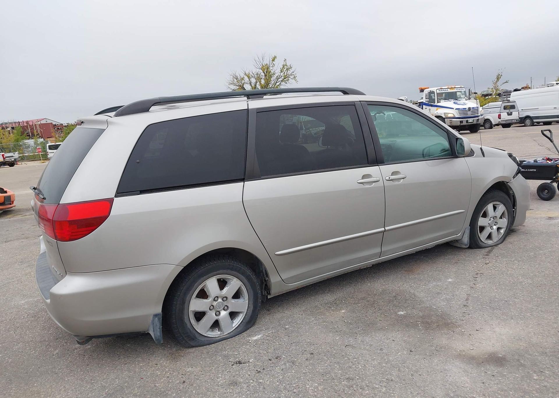 2005 TOYOTA SIENNA CE V6