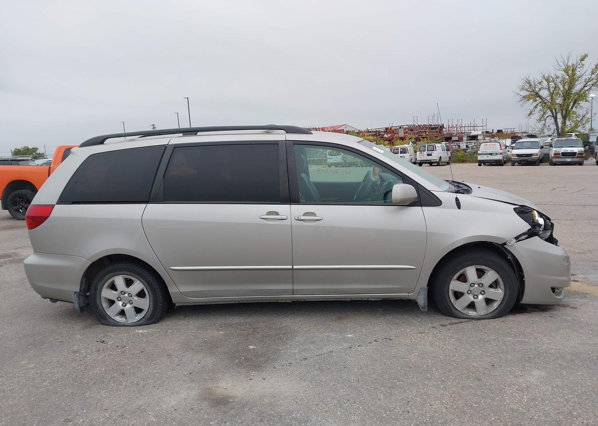2005 TOYOTA SIENNA CE V6
