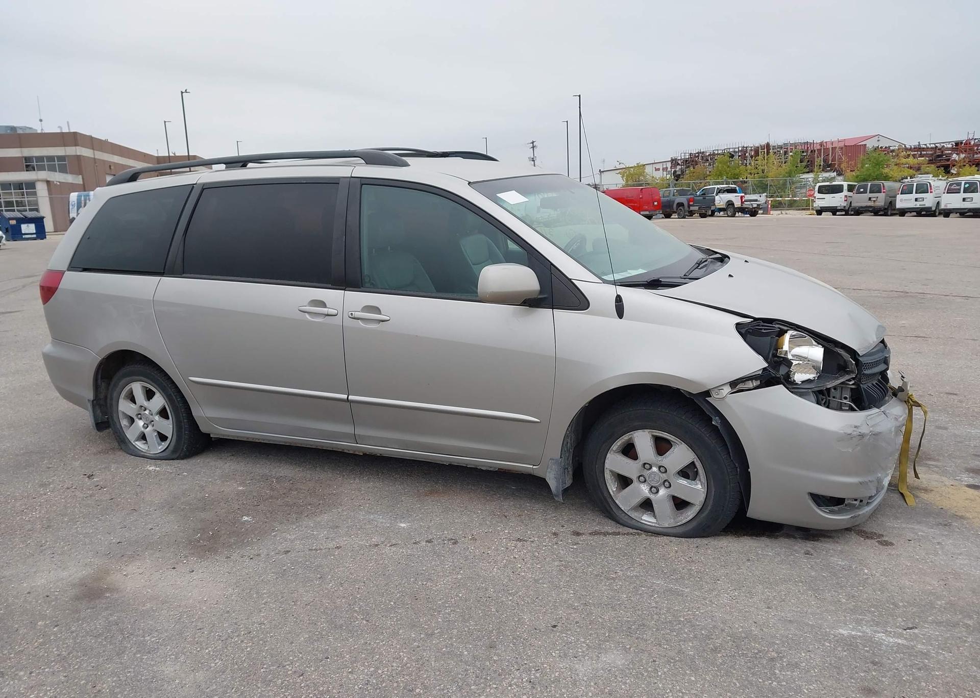 2005 TOYOTA SIENNA CE V6