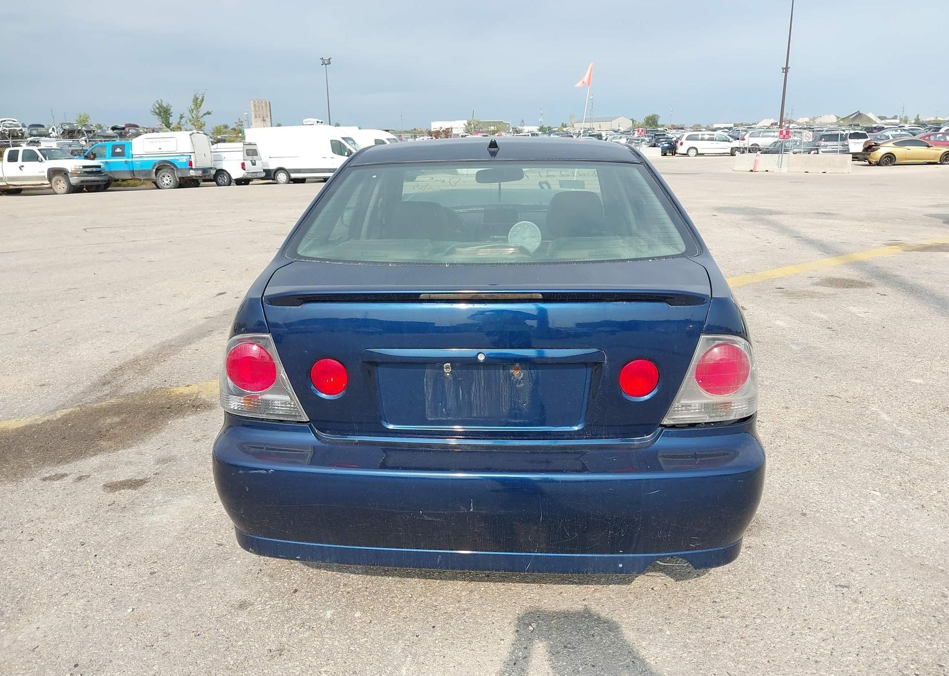 2004 LEXUS IS 300
