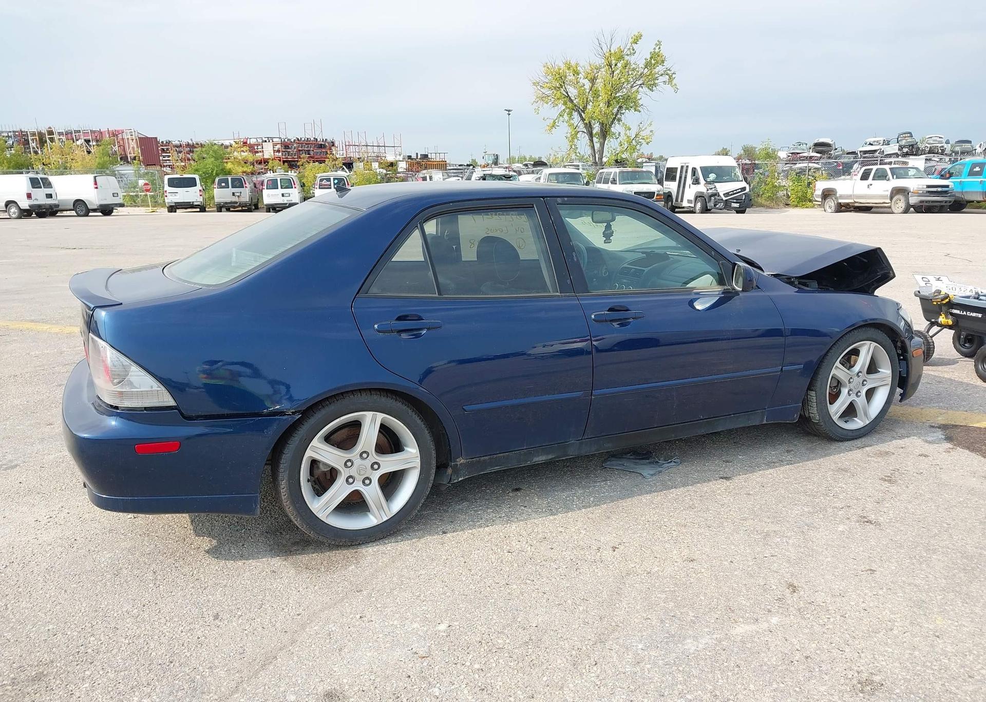 2004 LEXUS IS 300