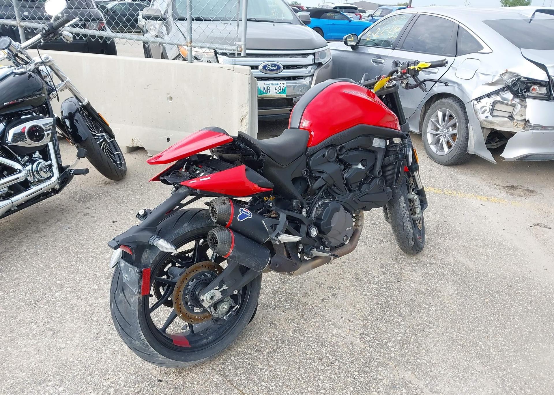 2023 DUCATI MONSTER