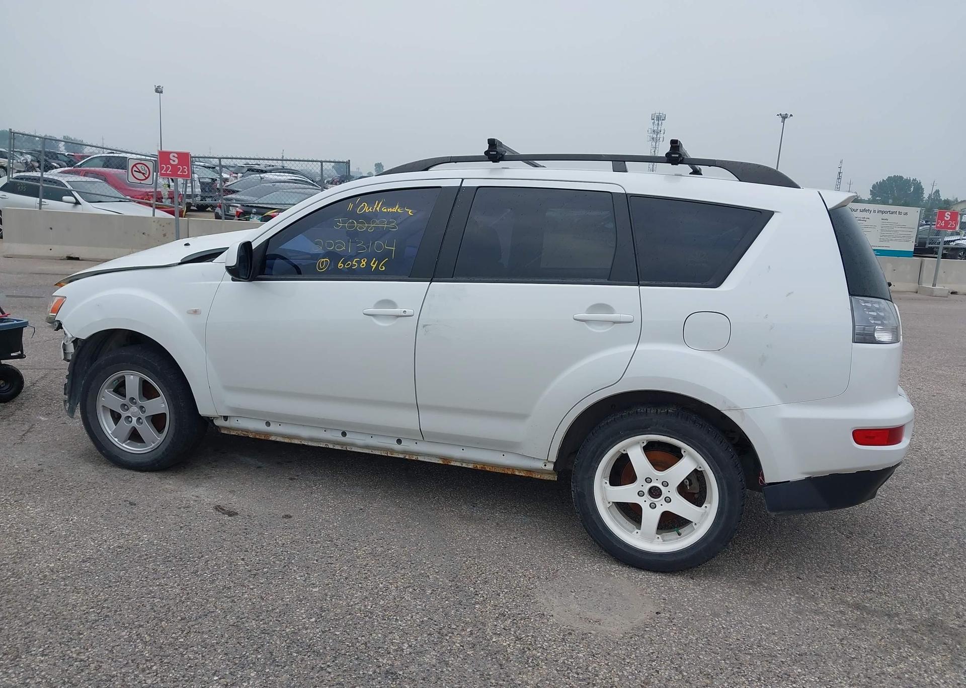 2011 MITSUBISHI OUTLANDER ES