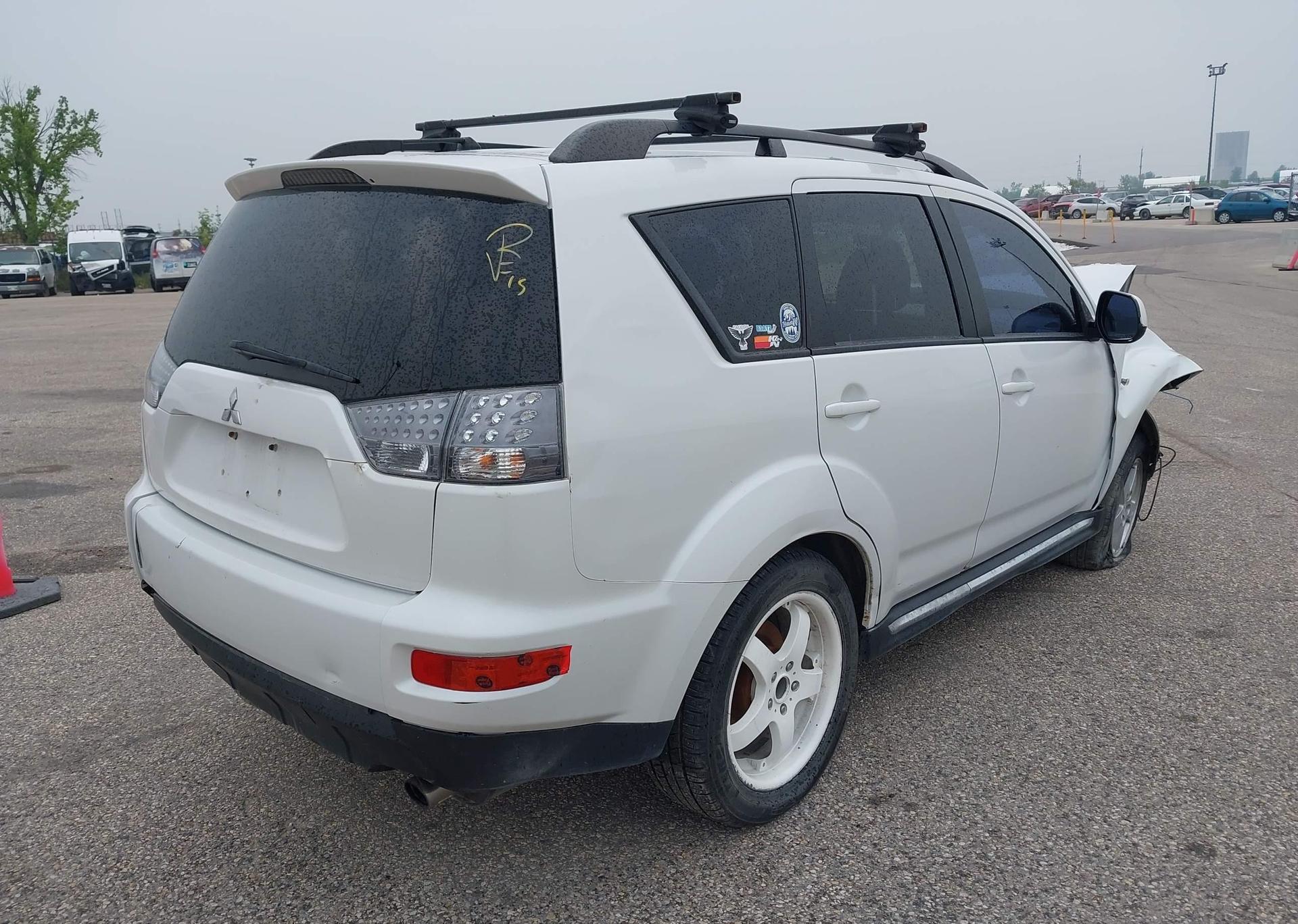2011 MITSUBISHI OUTLANDER ES