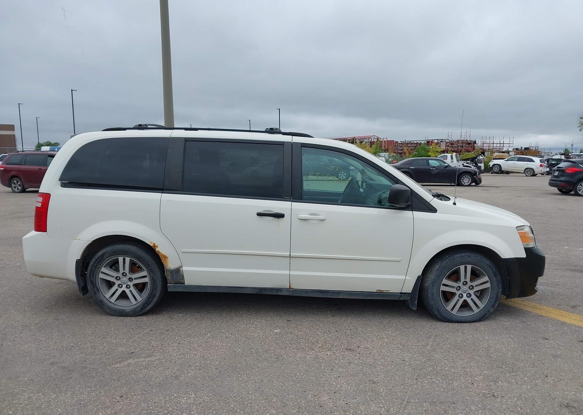 2010 DODGE GRAND CARAVAN SE