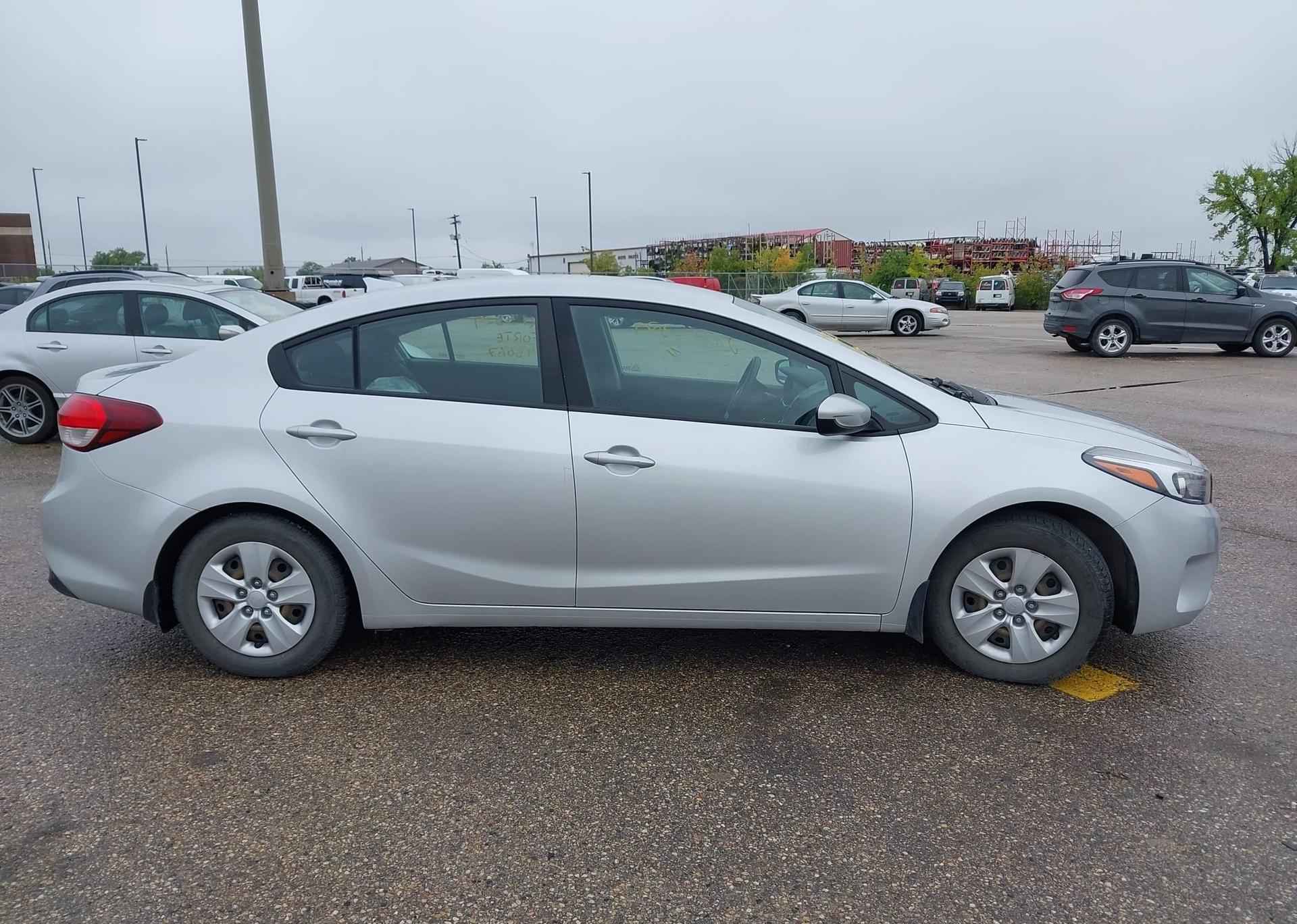 2017 KIA FORTE LX