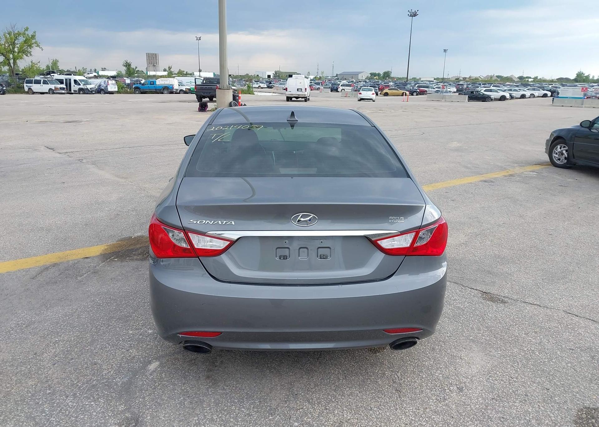 2013 HYUNDAI SONATA SE