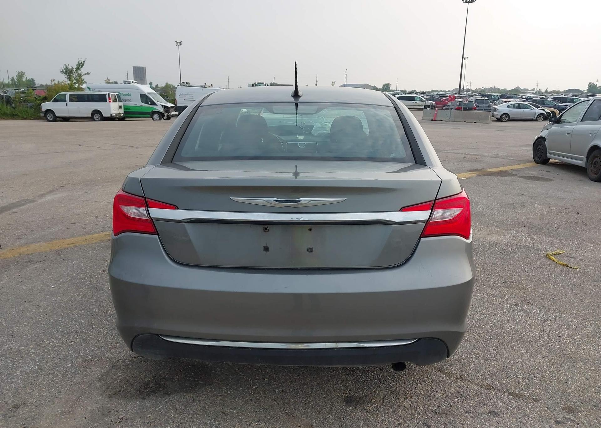2012 CHRYSLER 200 LX