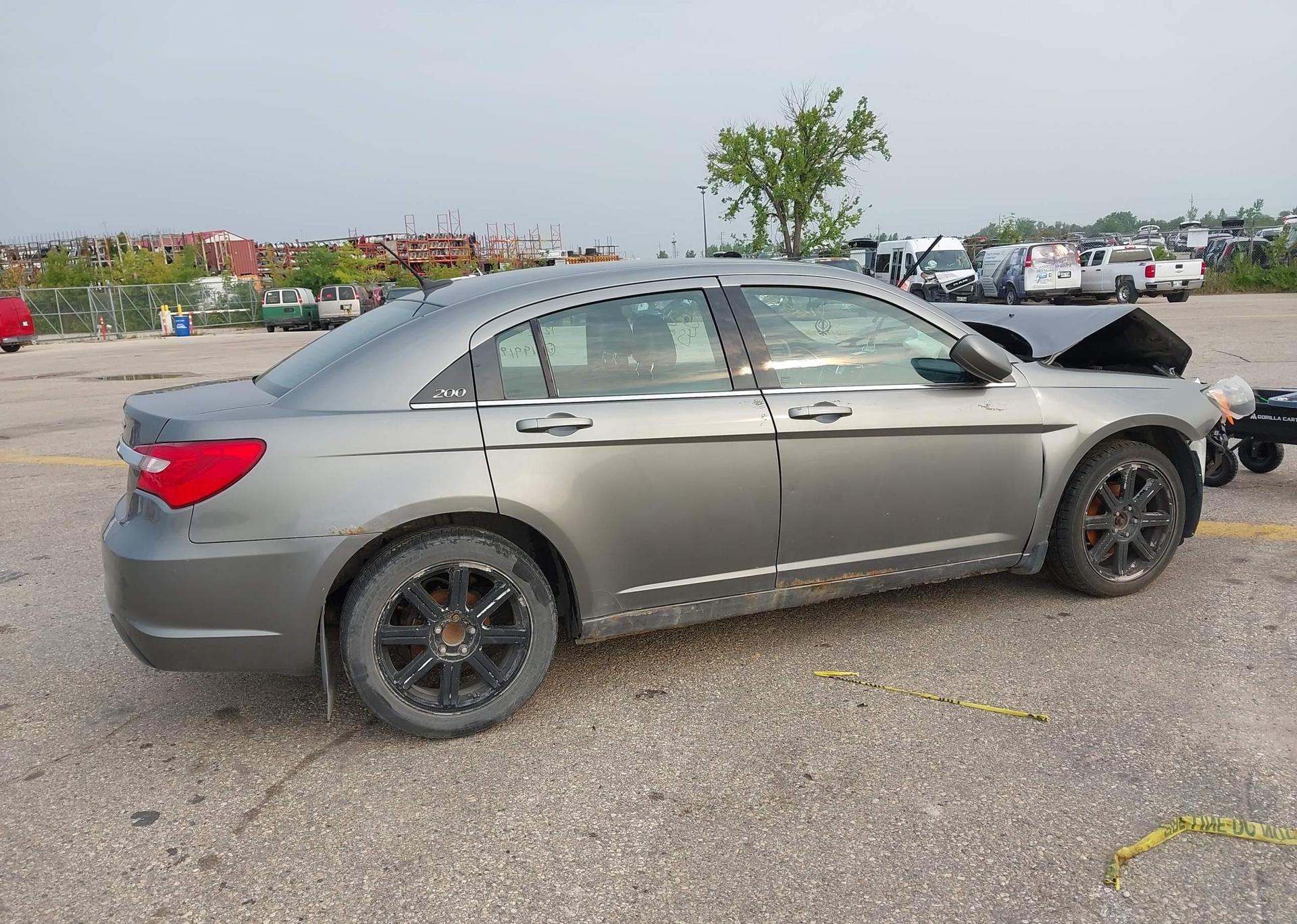 2012 CHRYSLER 200 LX