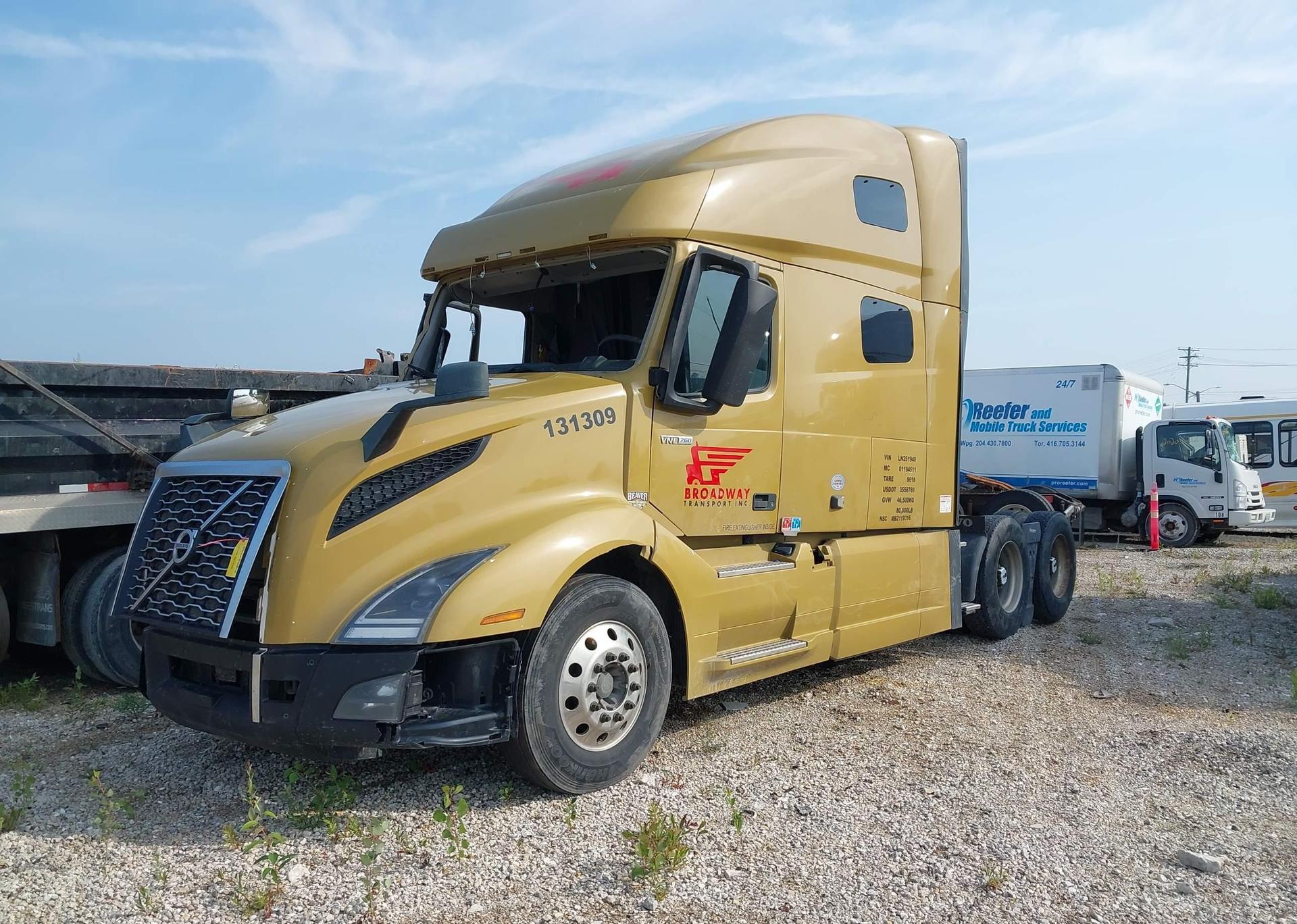 2020 VOLVO VNL64T