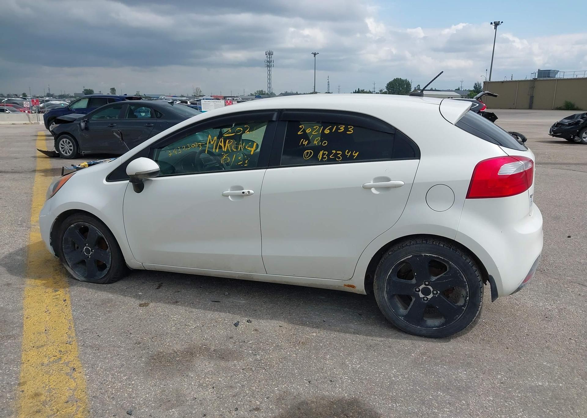 2014 KIA RIO5 SX