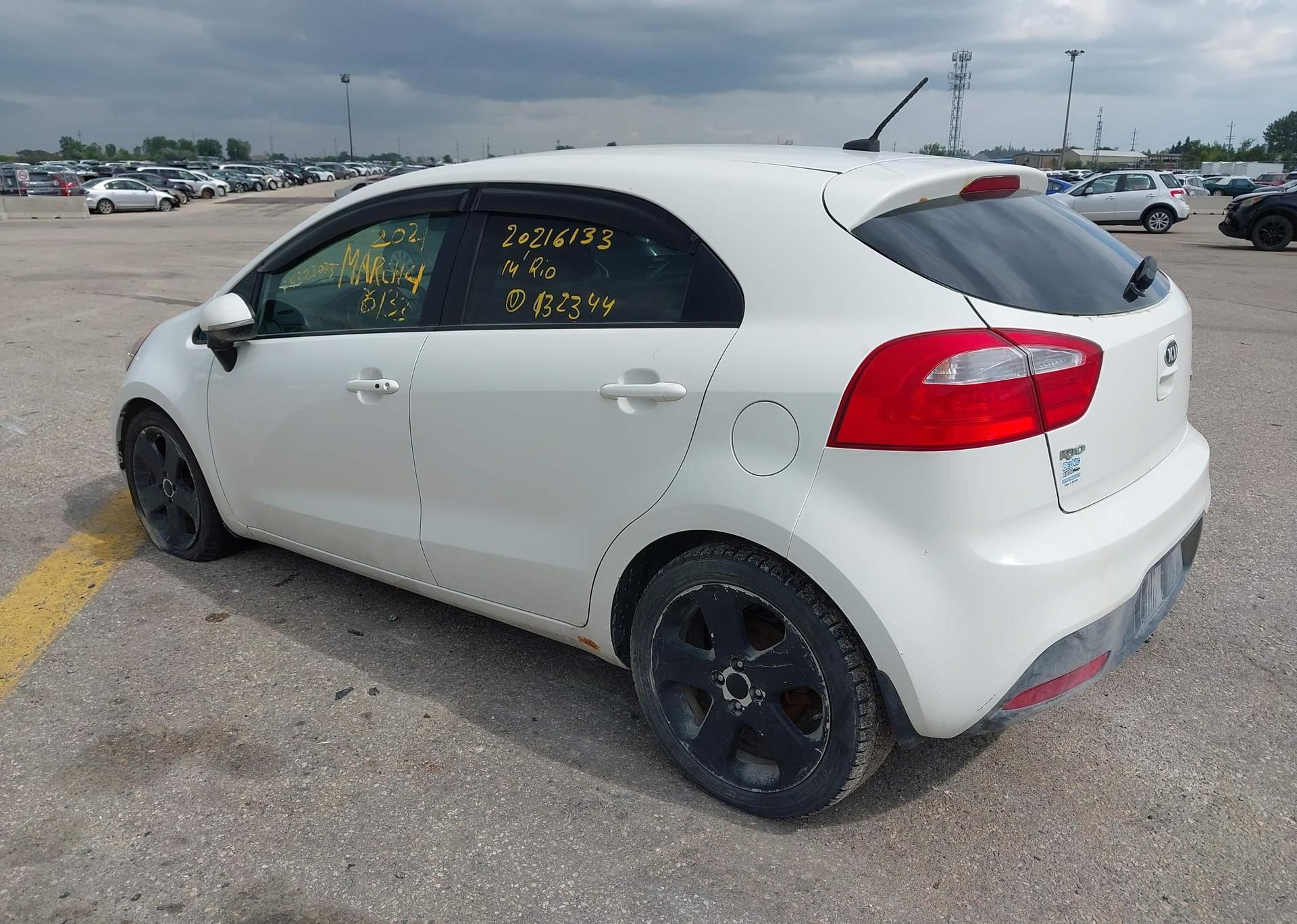 2014 KIA RIO5 SX