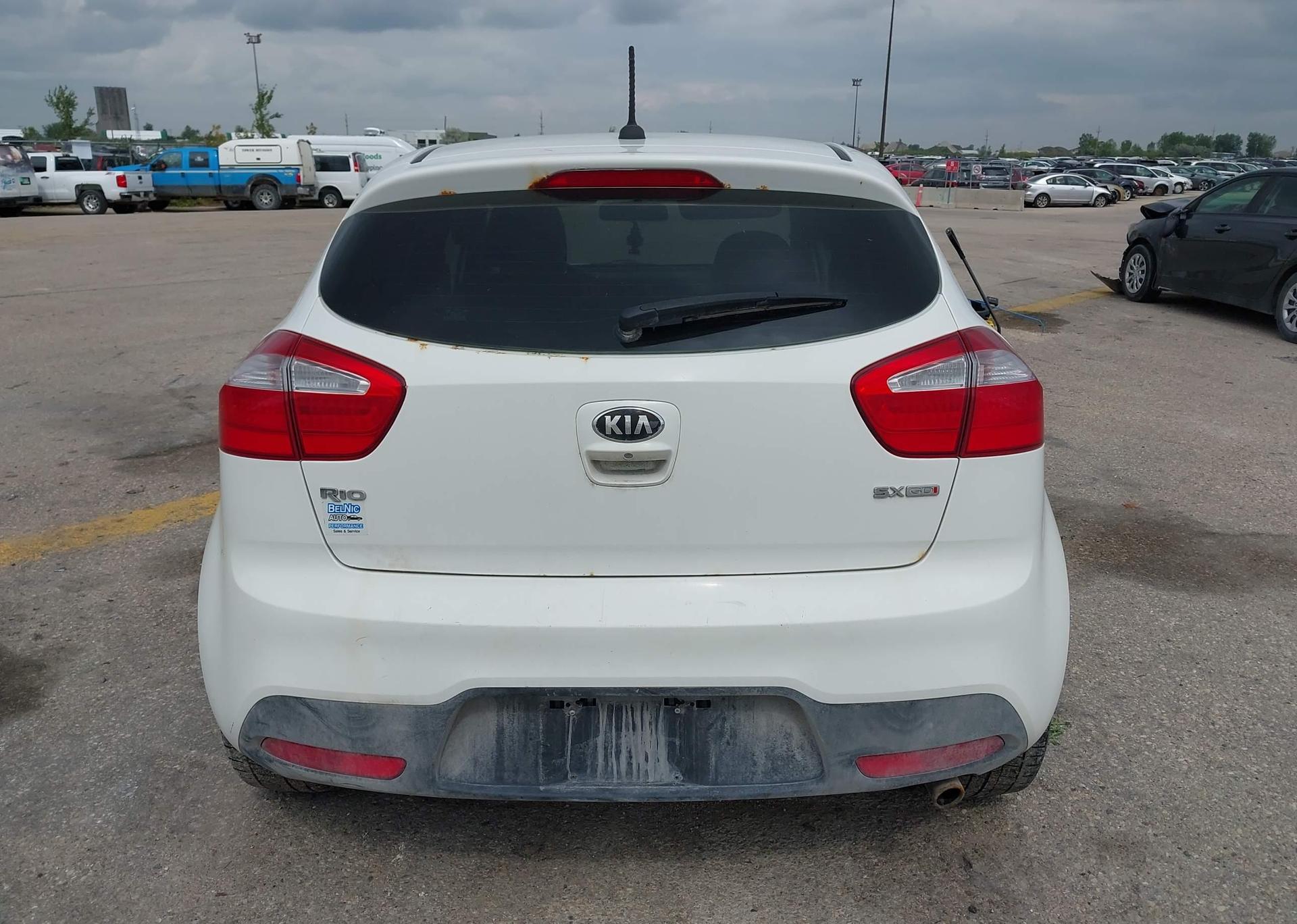 2014 KIA RIO5 SX