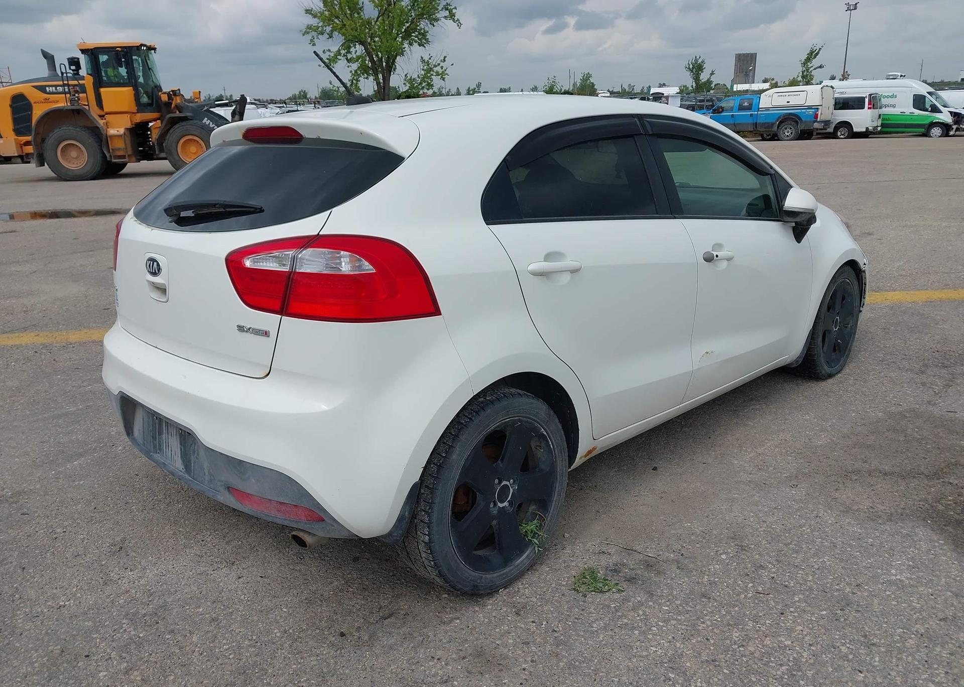 2014 KIA RIO5 SX
