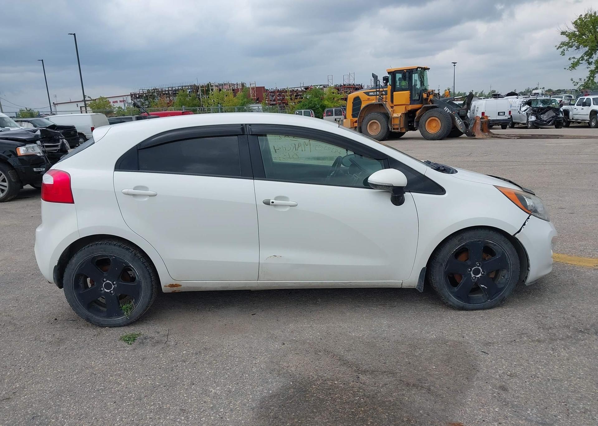 2014 KIA RIO5 SX