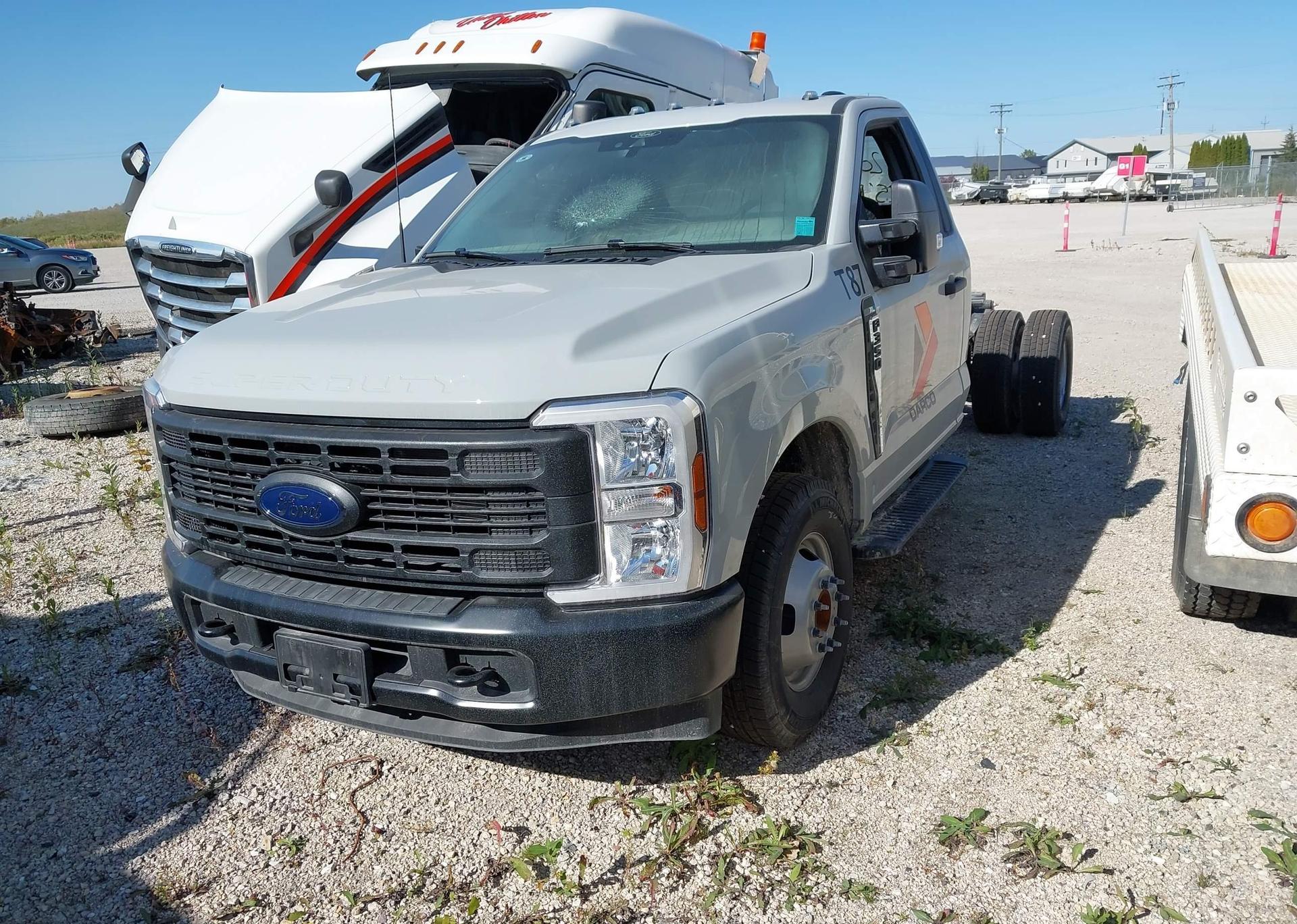2025 FORD F350 SUPER DUTY XL