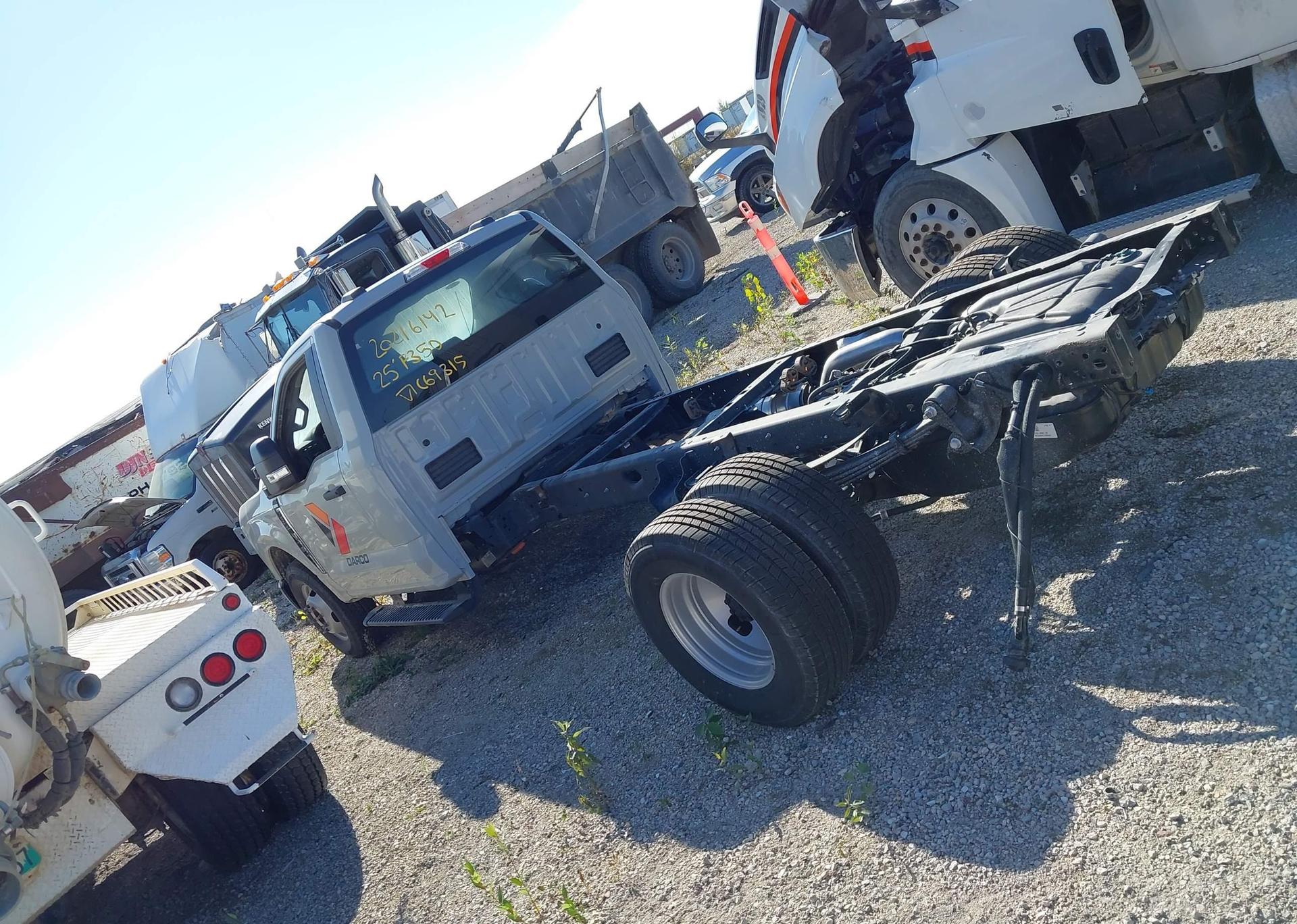 2025 FORD F350 SUPER DUTY XL