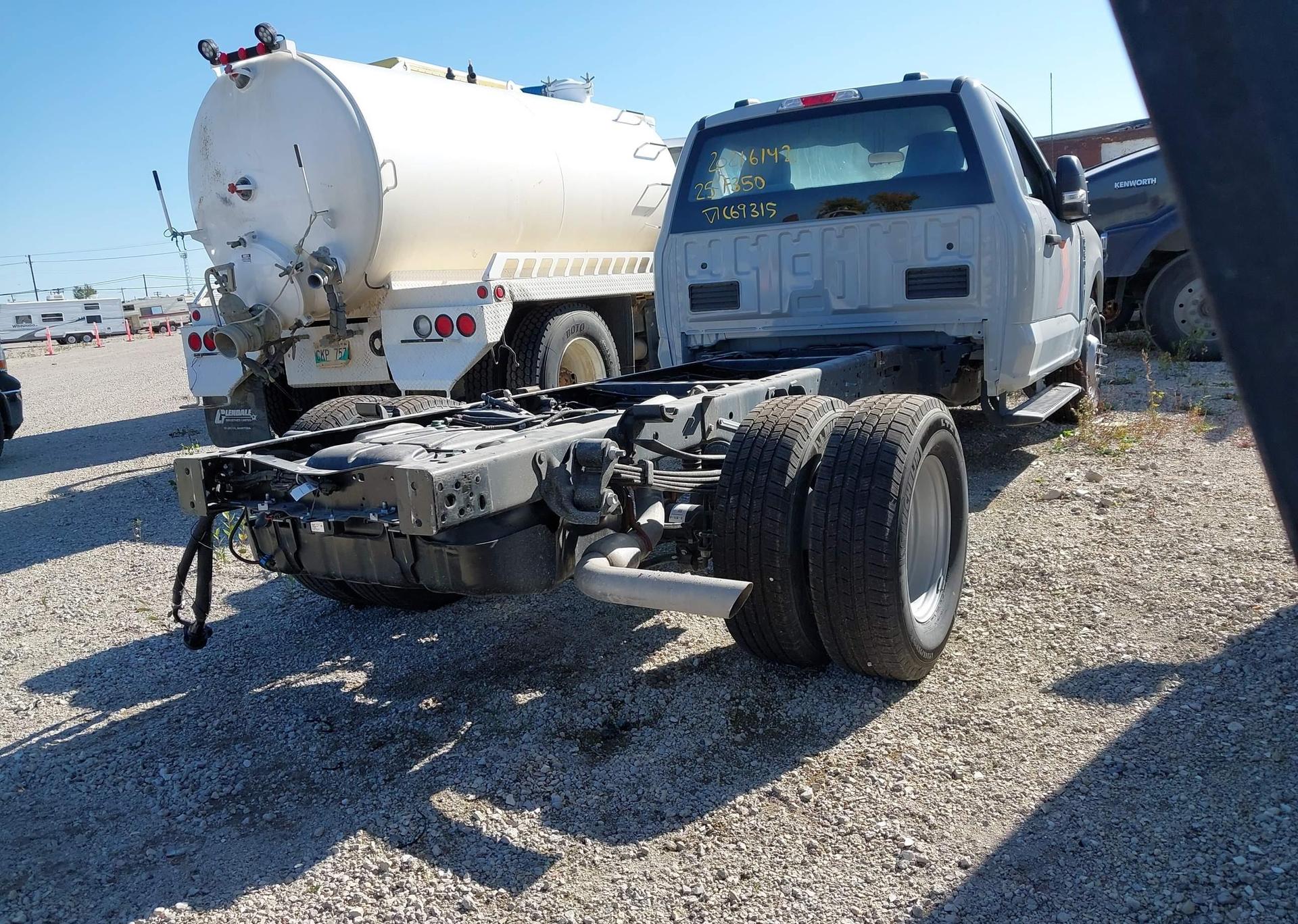 2025 FORD F350 SUPER DUTY XL