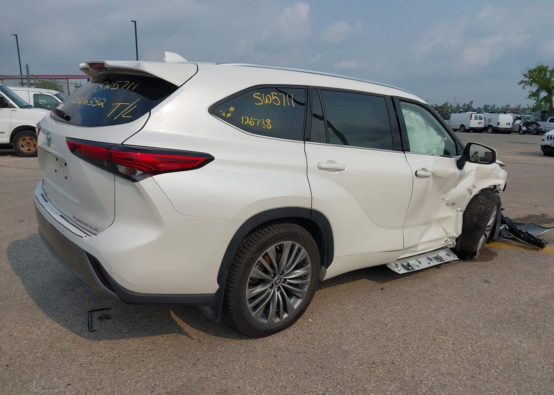 2021 TOYOTA HIGHLANDER PLATINUM V6