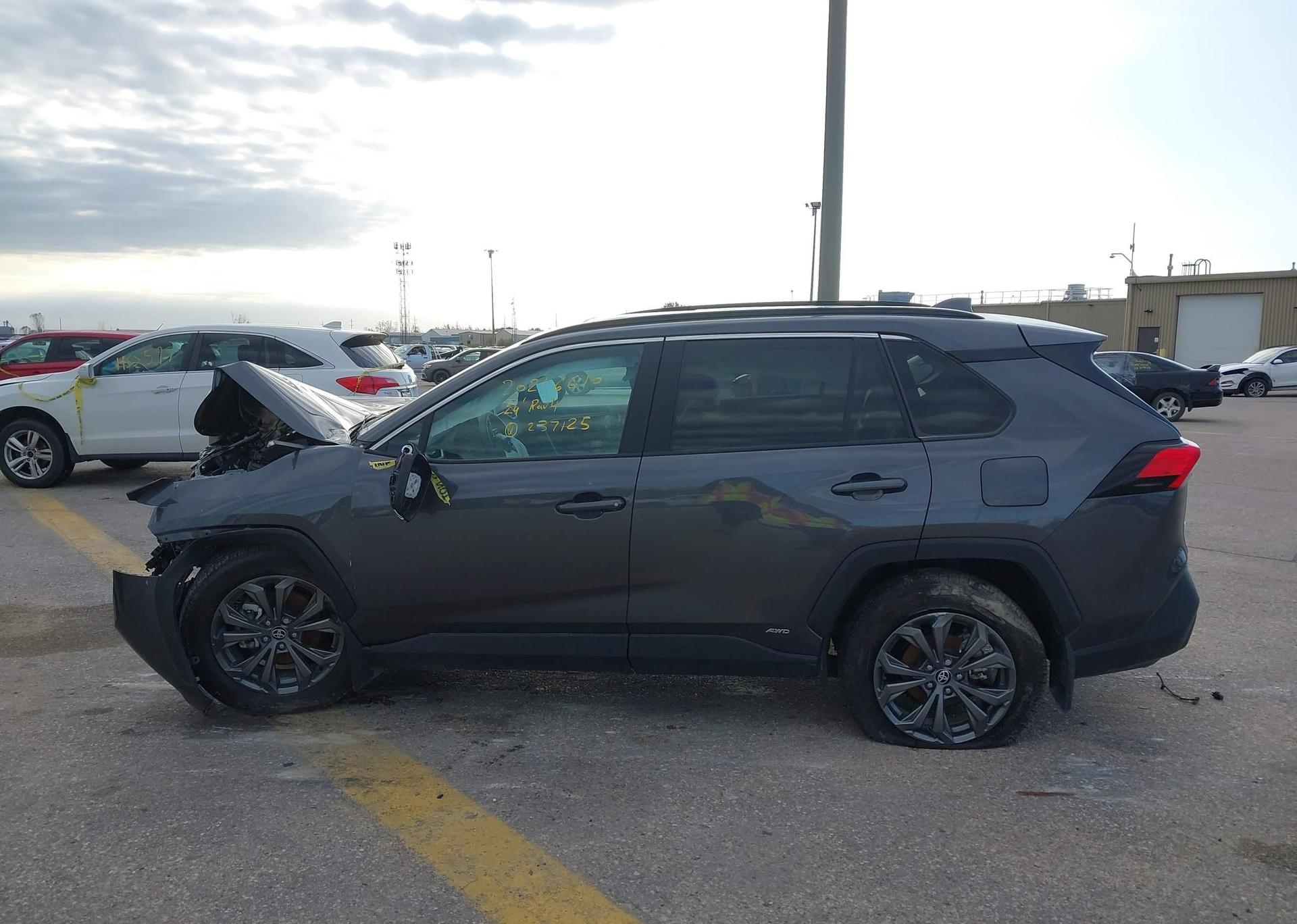 2024 TOYOTA RAV4 XLE HYBRID
