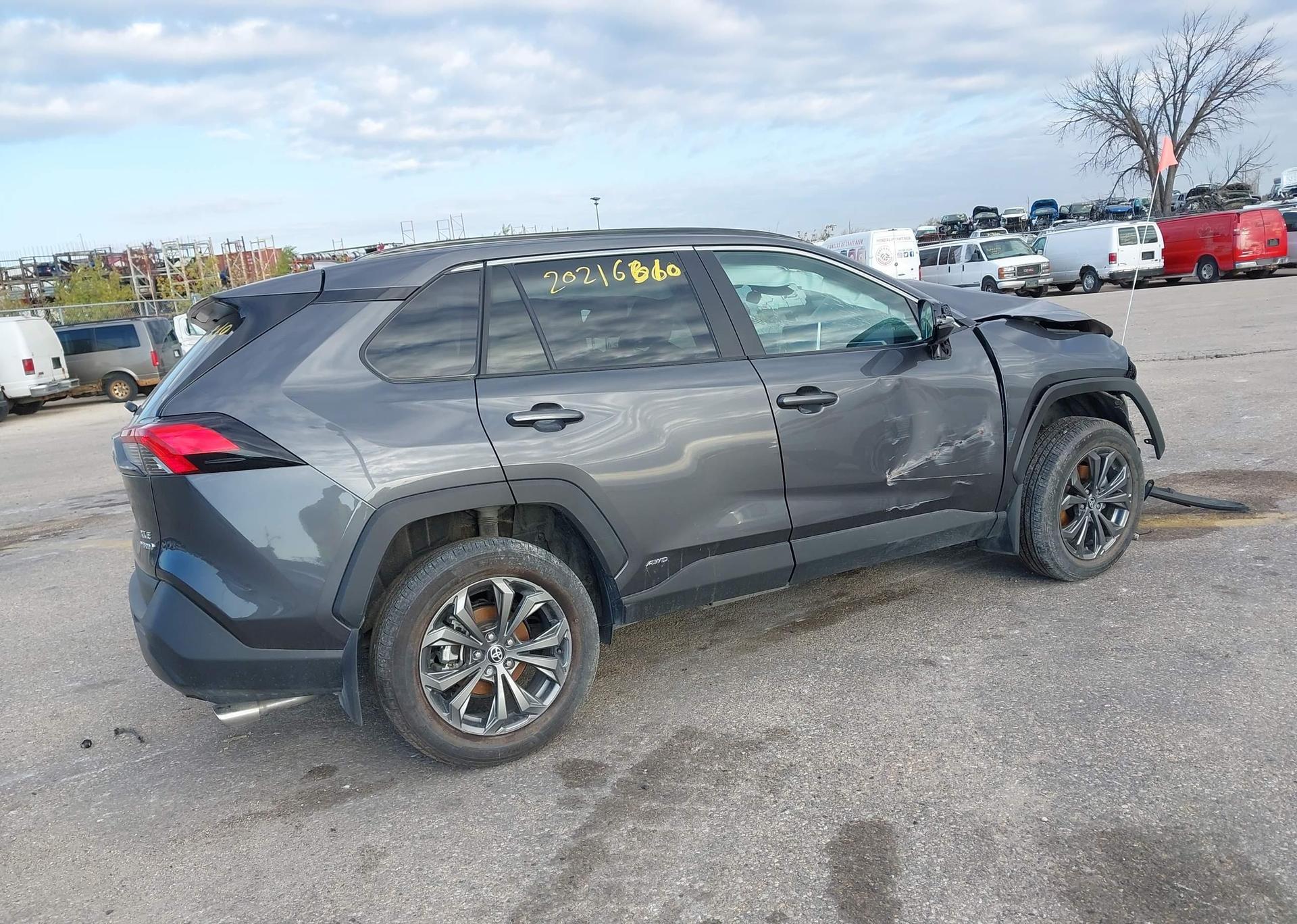 2024 TOYOTA RAV4 XLE HYBRID