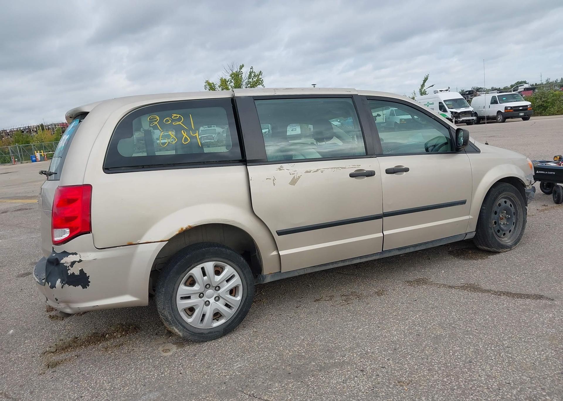 2015 DODGE GRAND CARAVAN SE