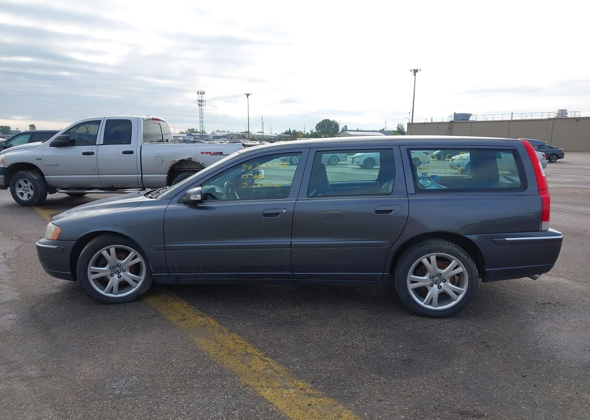 2007 VOLVO V70 2.5T TITANIUM