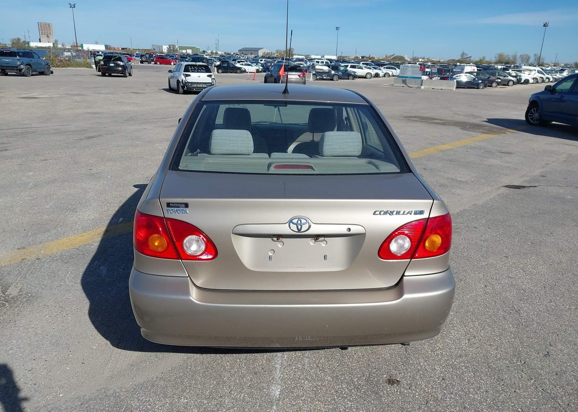2004 TOYOTA COROLLA LE