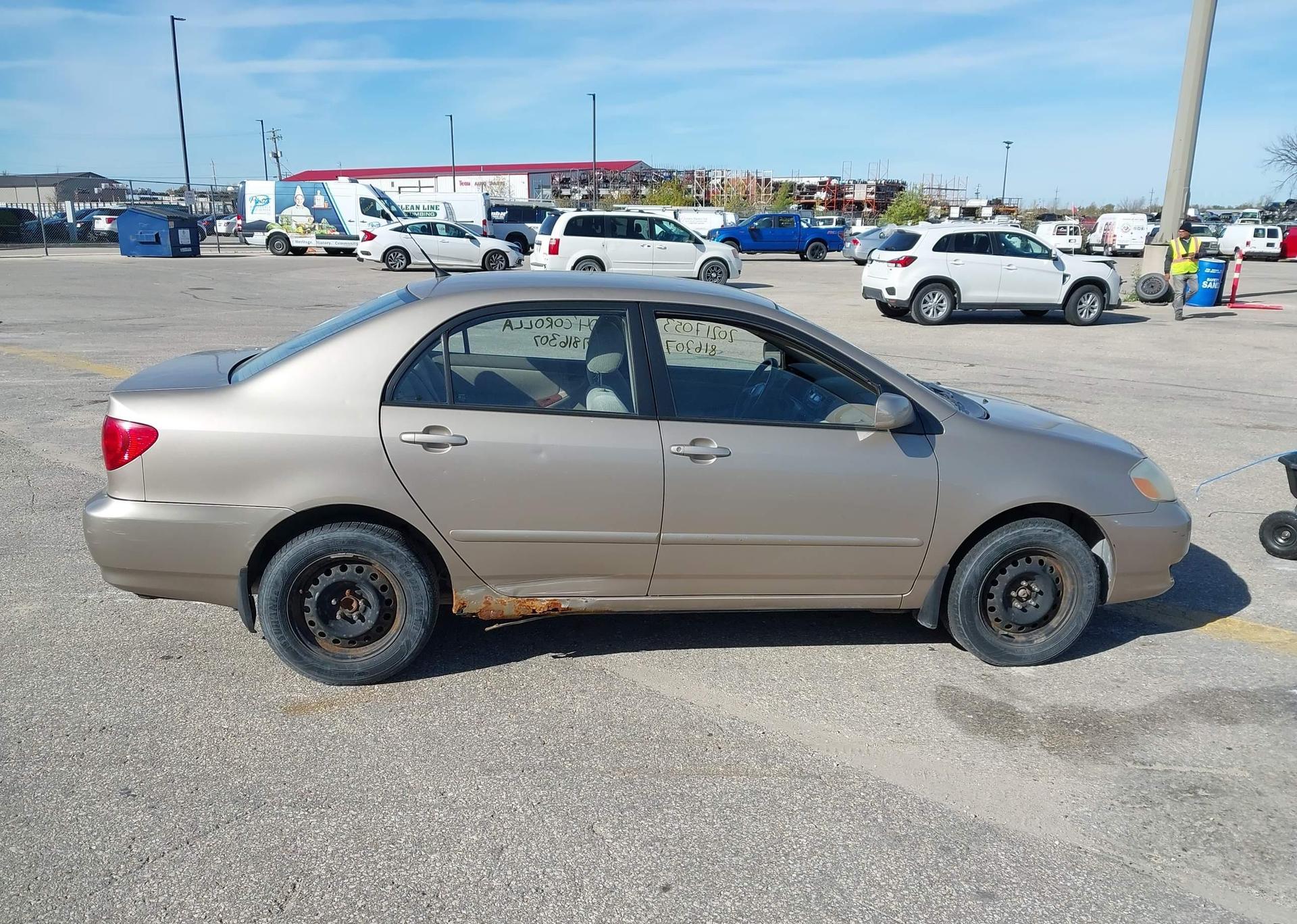 2004 TOYOTA COROLLA LE