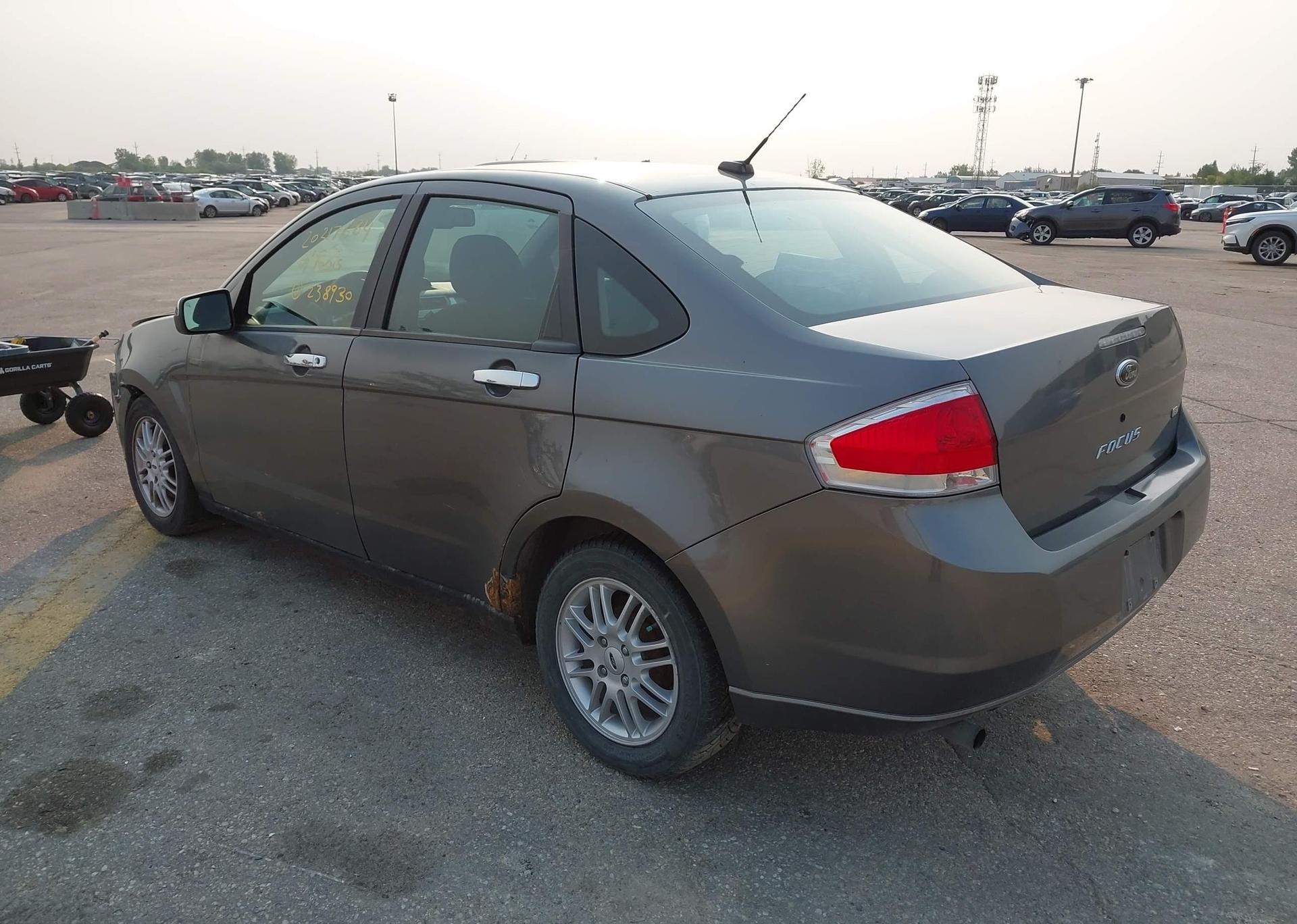 2009 FORD FOCUS SE
