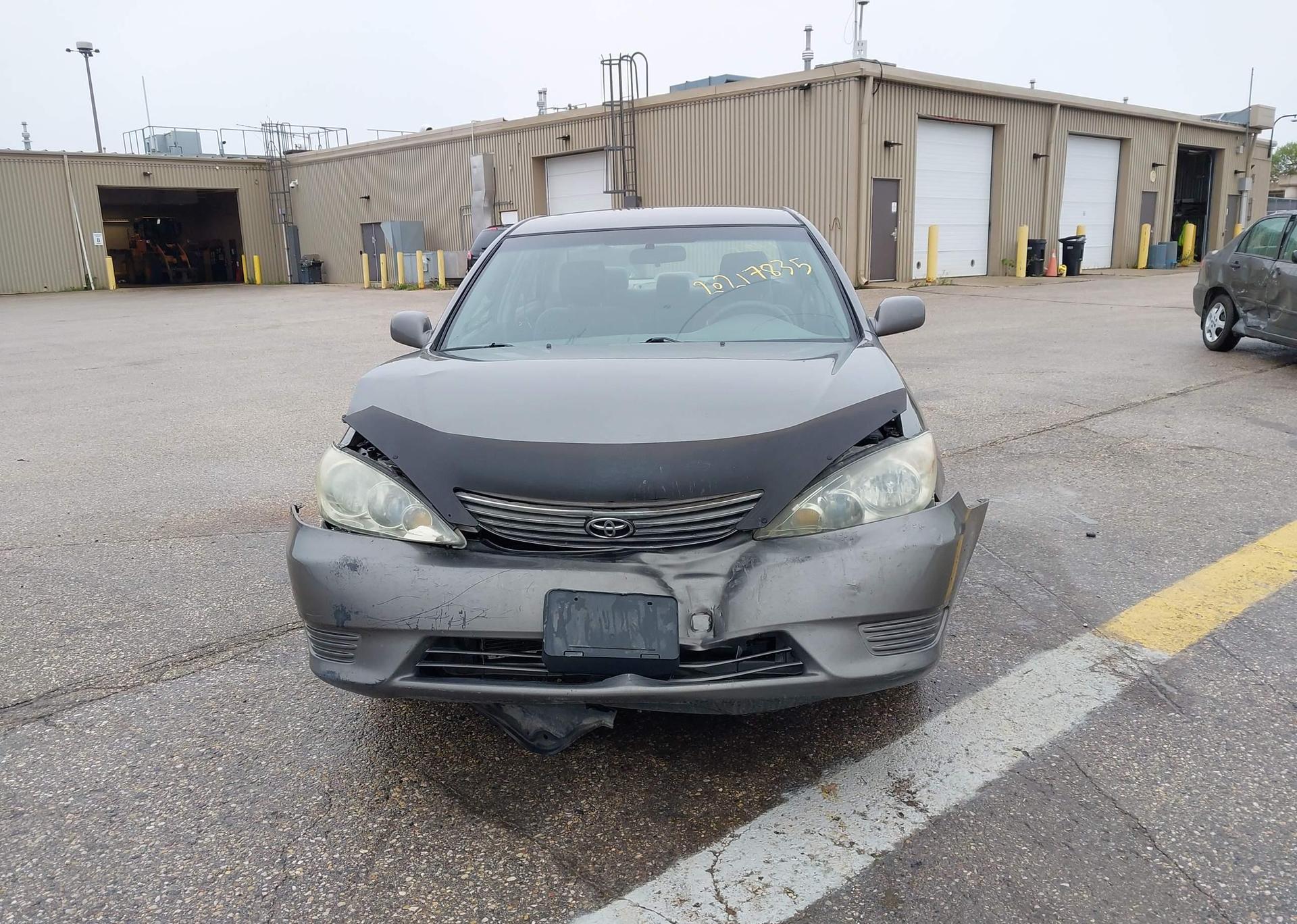 2005 TOYOTA CAMRY LE