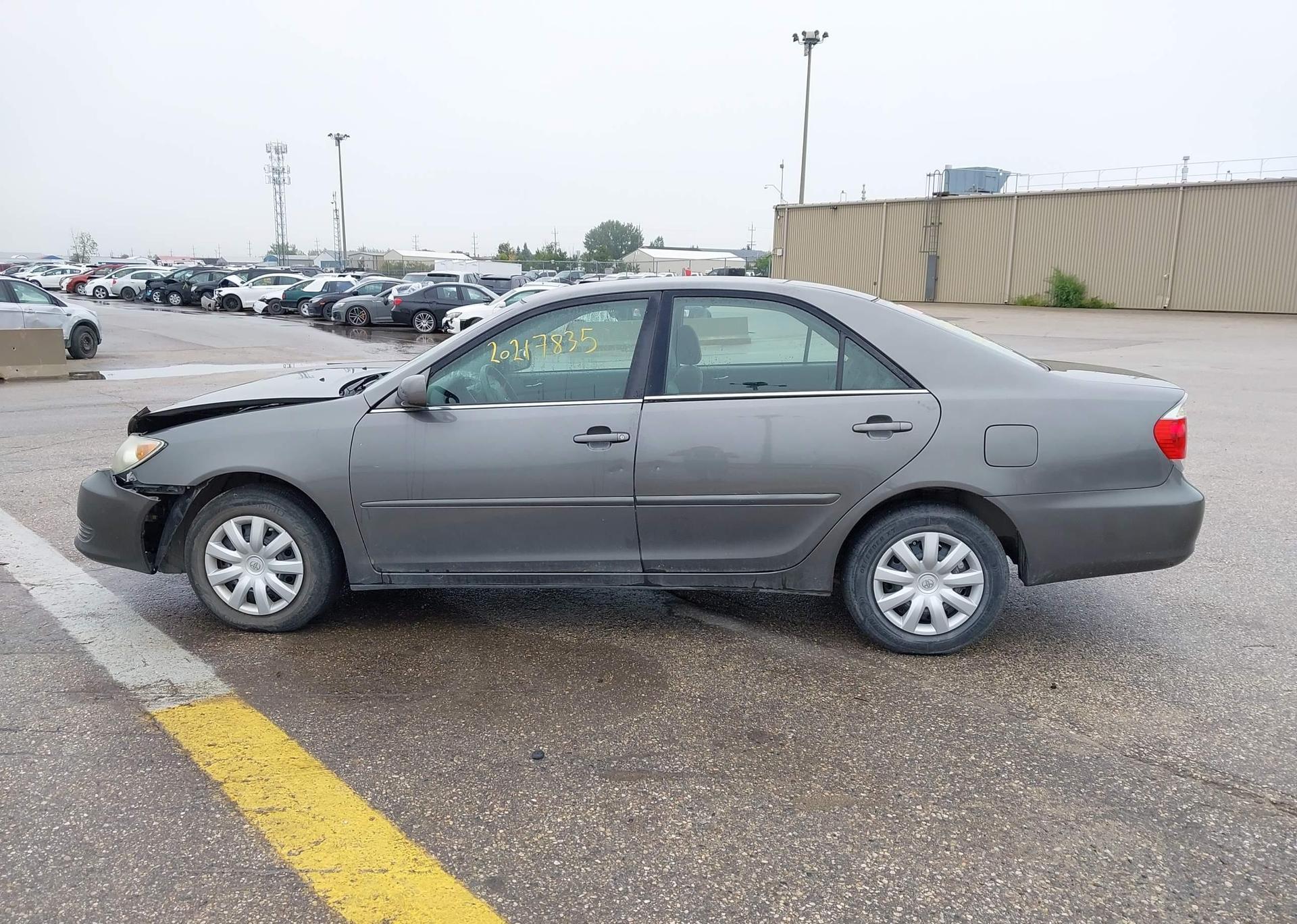 2005 TOYOTA CAMRY LE