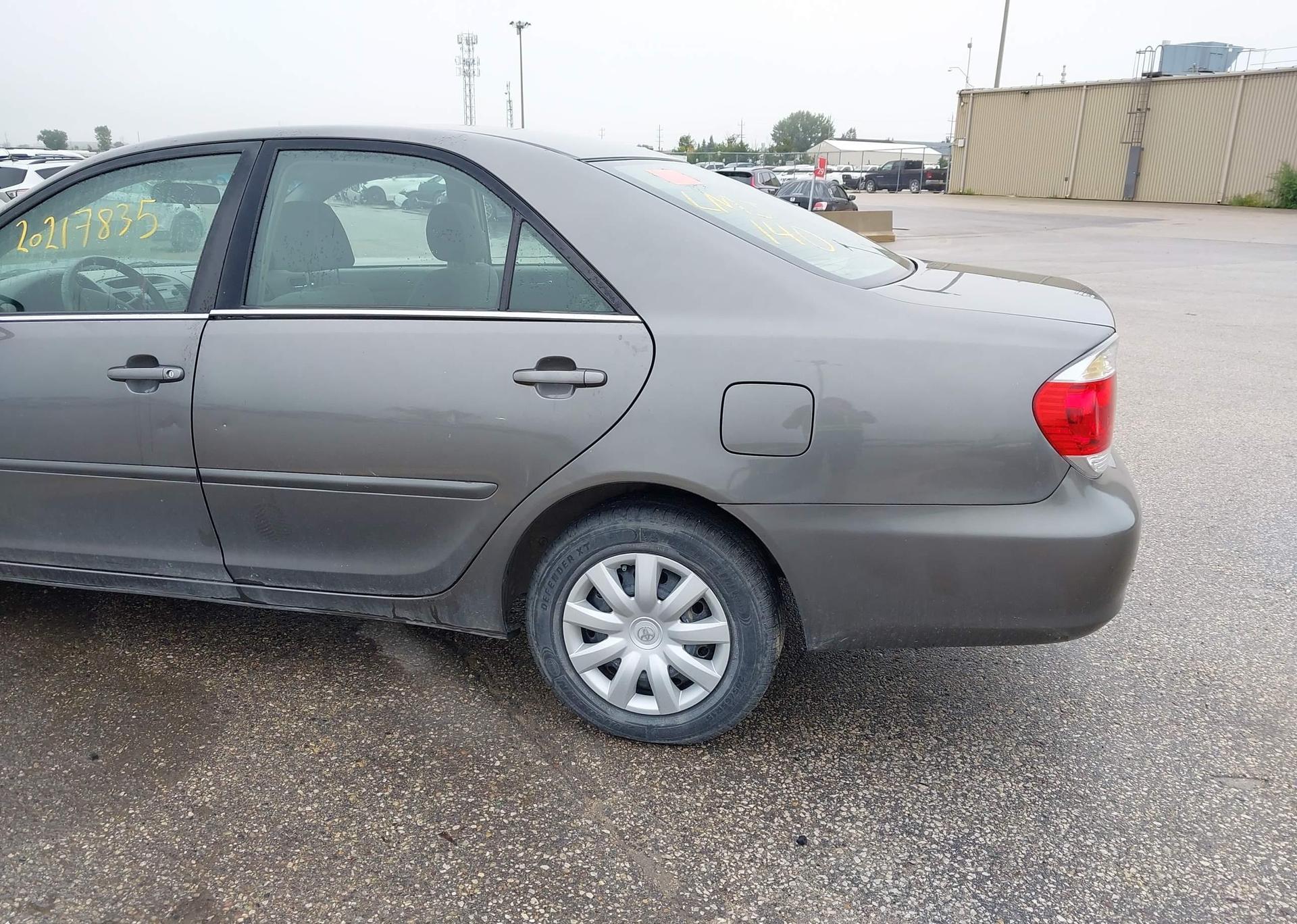 2005 TOYOTA CAMRY LE