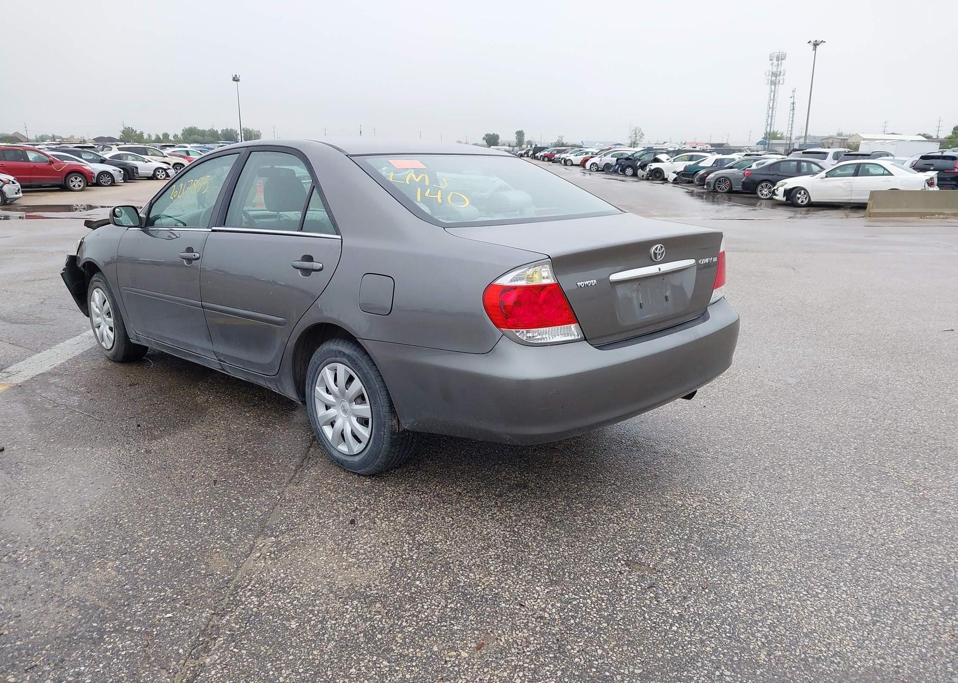2005 TOYOTA CAMRY LE