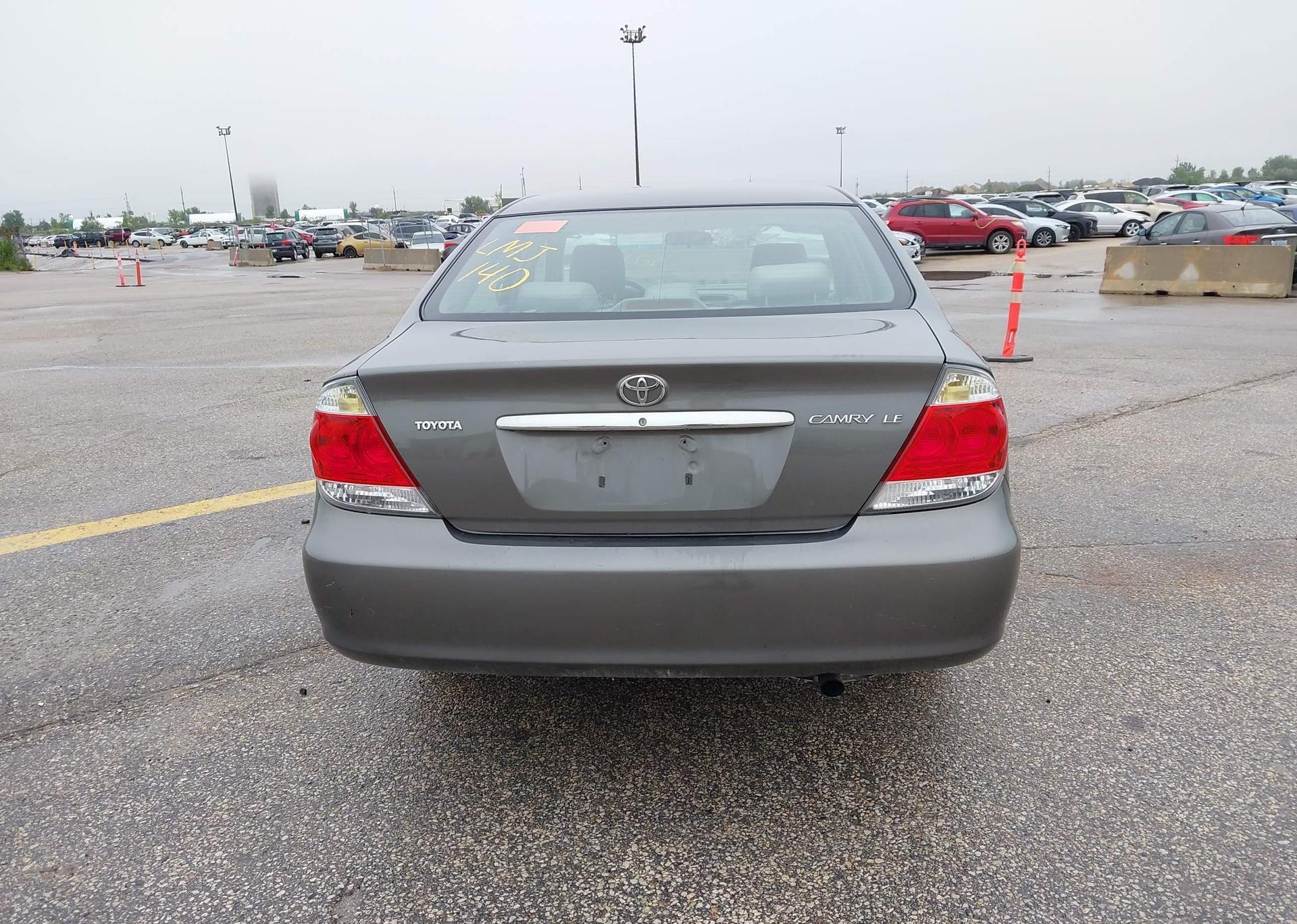 2005 TOYOTA CAMRY LE