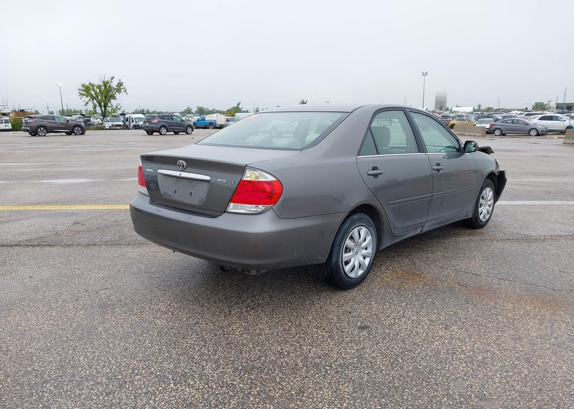 2005 TOYOTA CAMRY LE