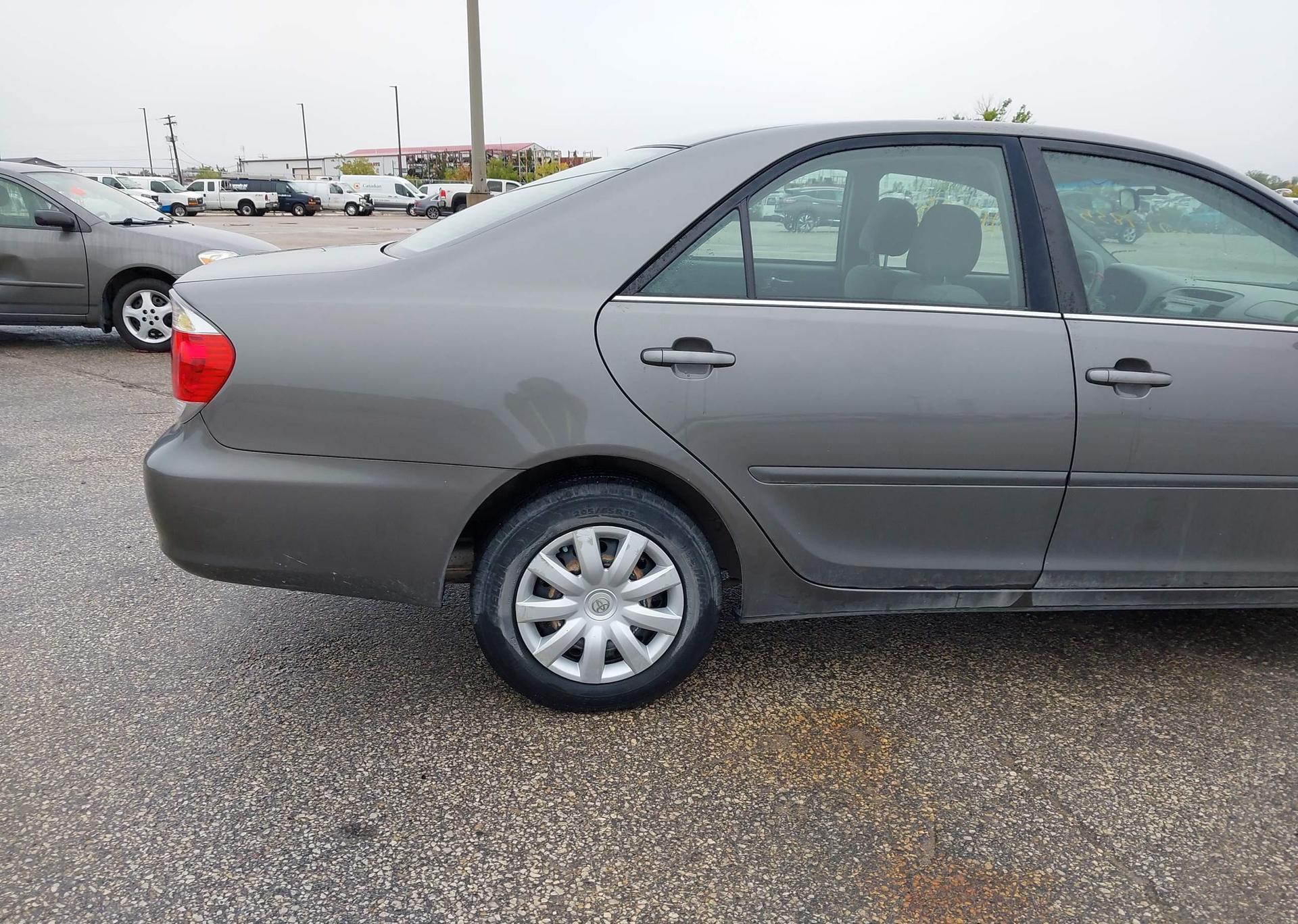 2005 TOYOTA CAMRY LE