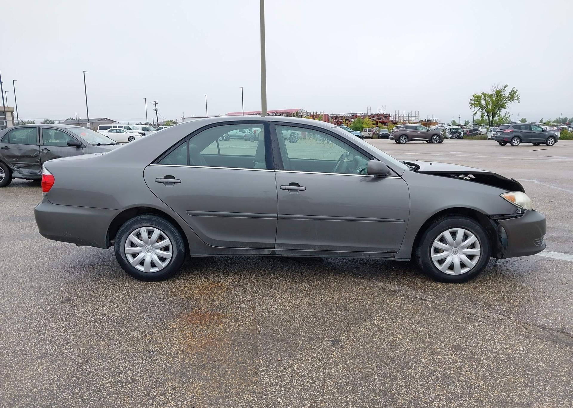 2005 TOYOTA CAMRY LE