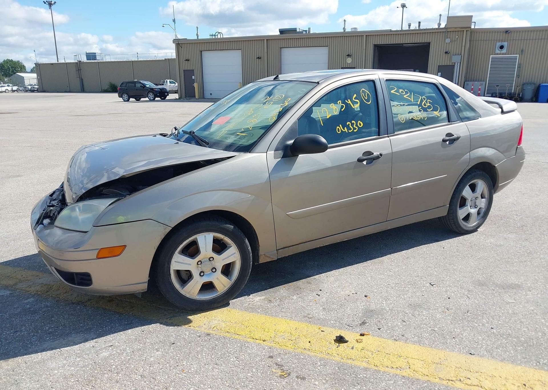 2005 FORD FOCUS ZX4 SES