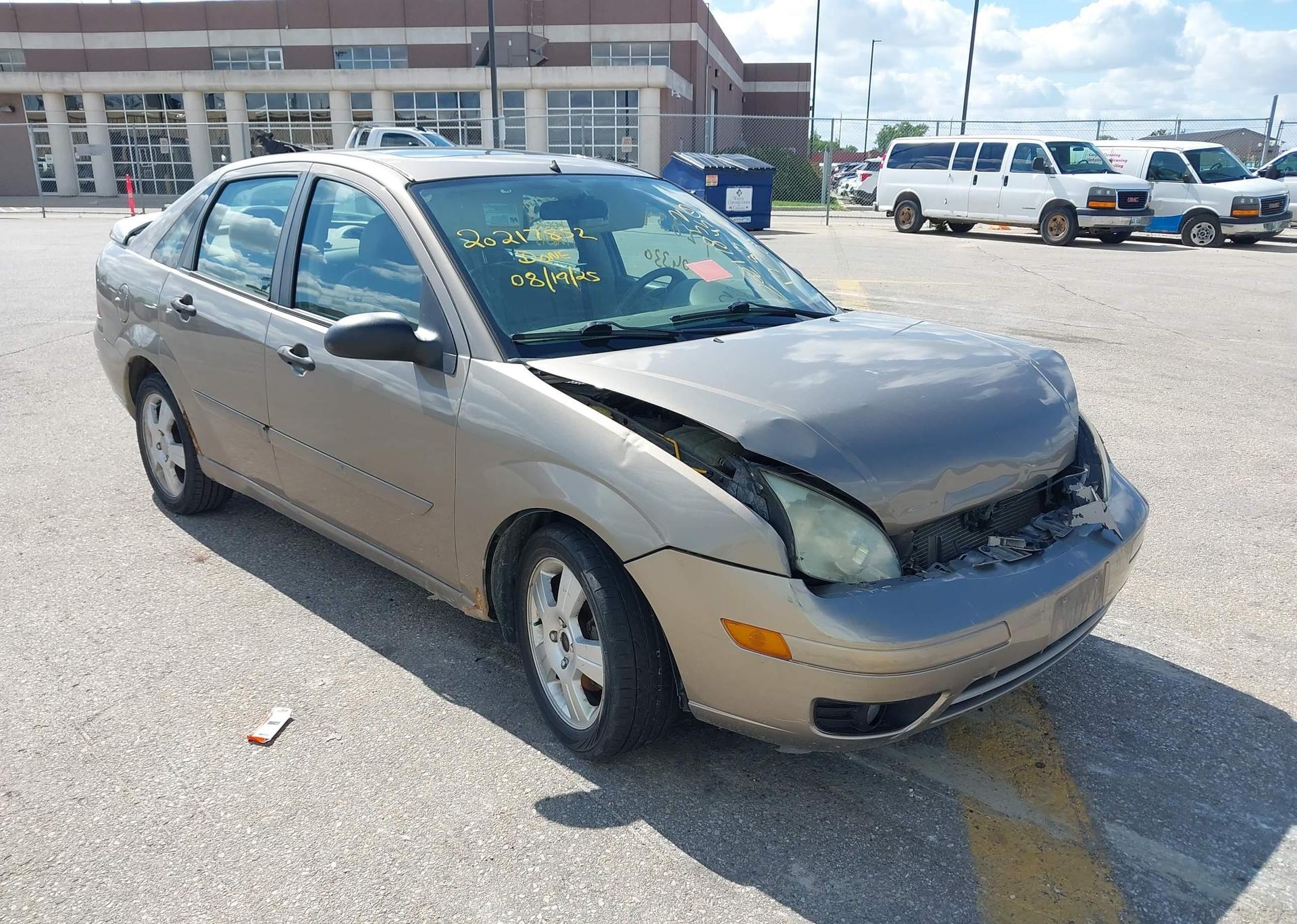 2005 FORD FOCUS ZX4 SES