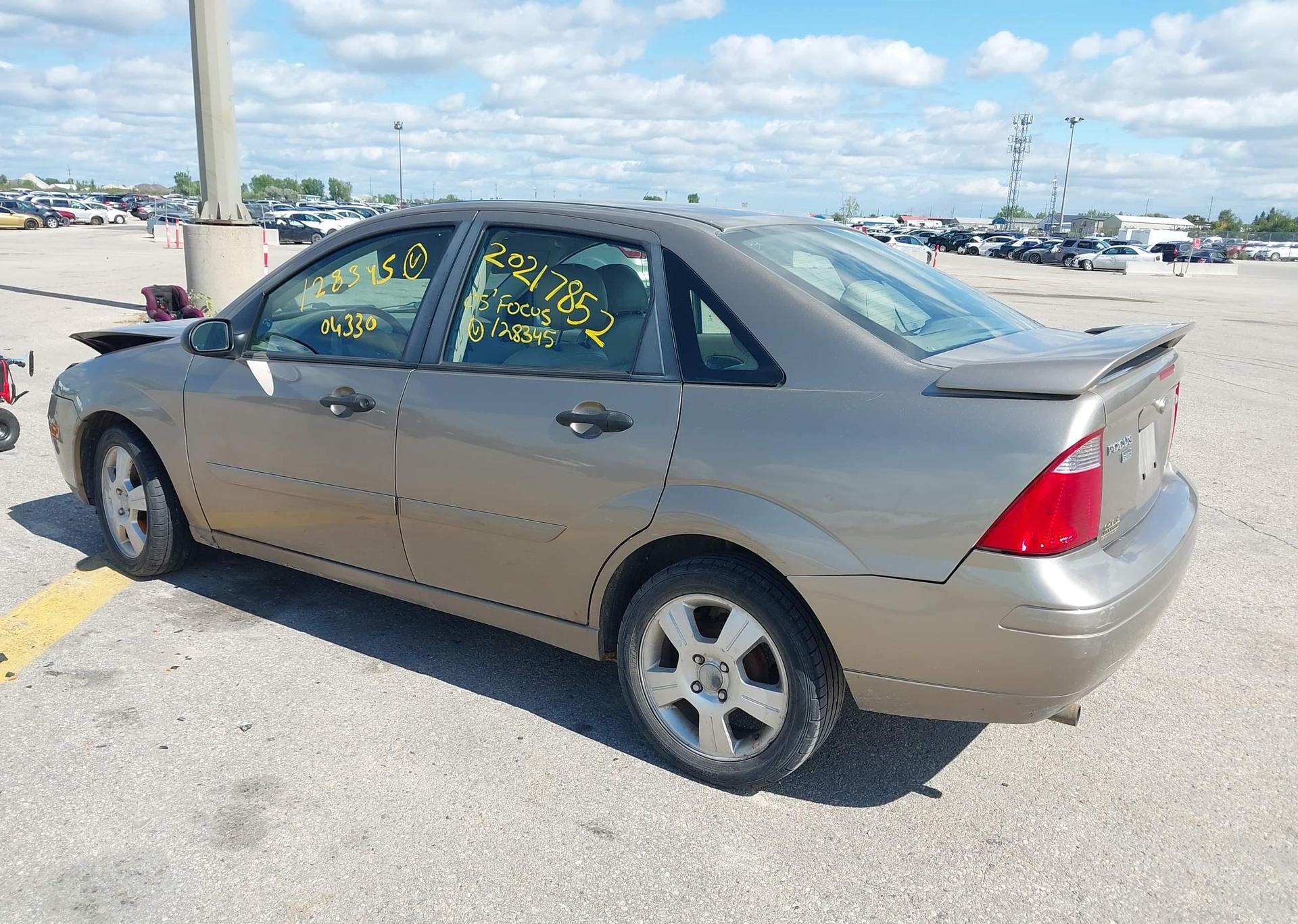 2005 FORD FOCUS ZX4 SES